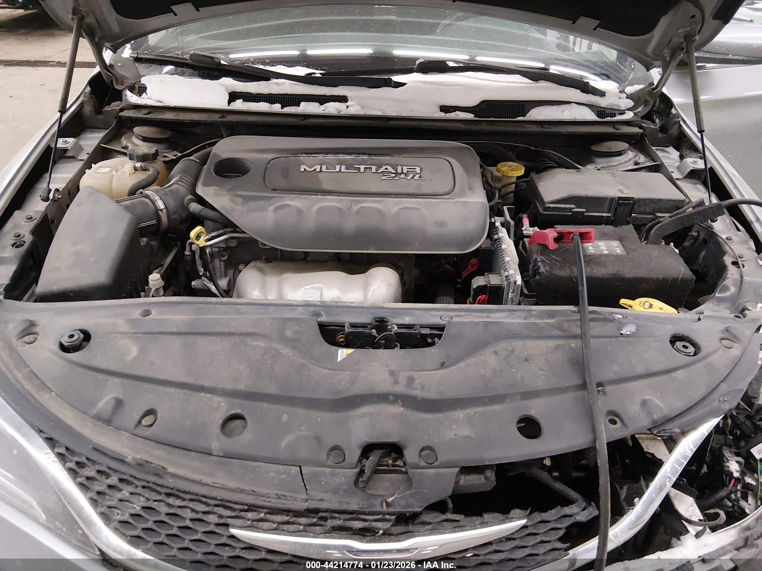 CHRYSLER 200 image 10