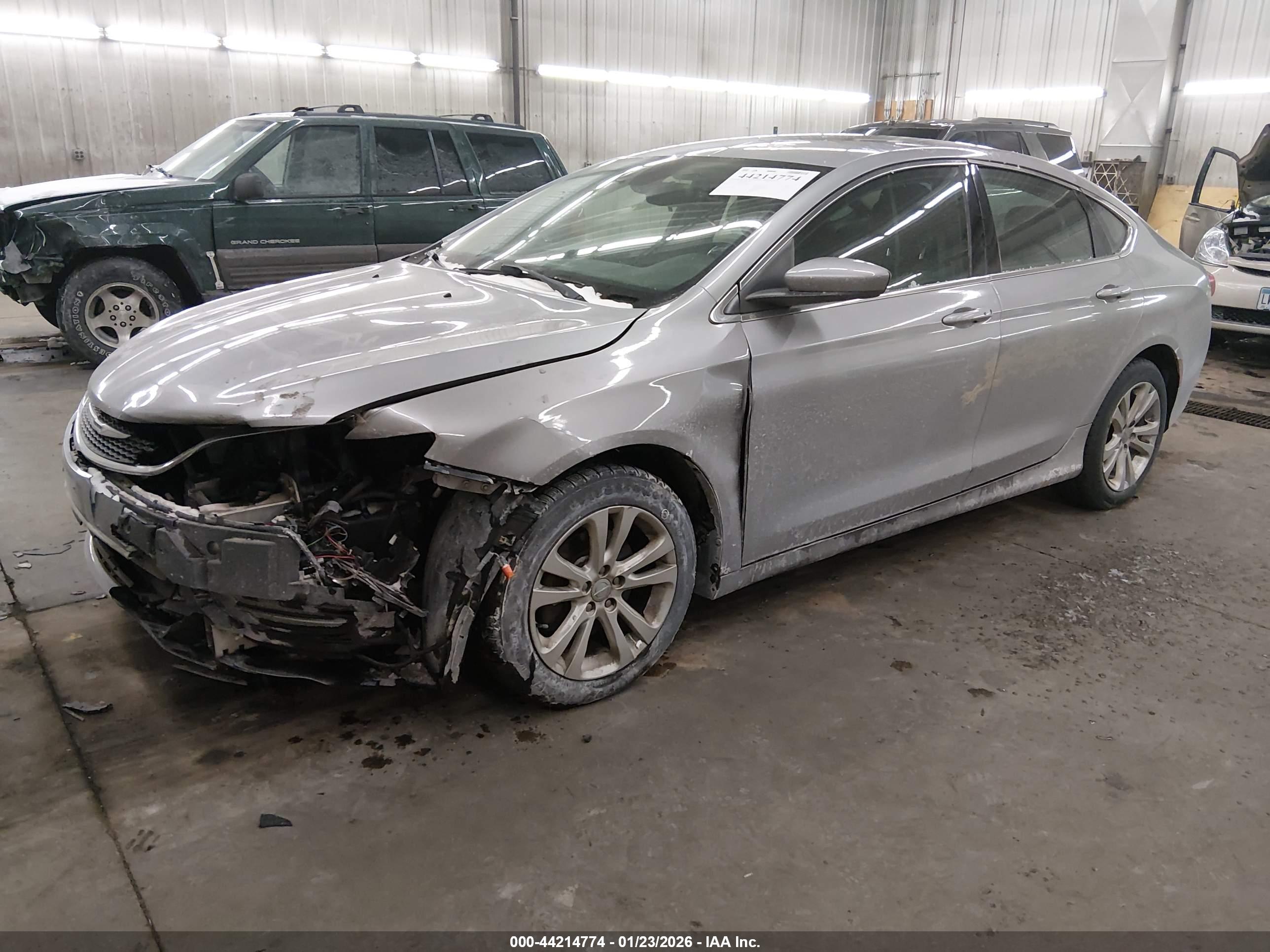 CHRYSLER 200 image 2