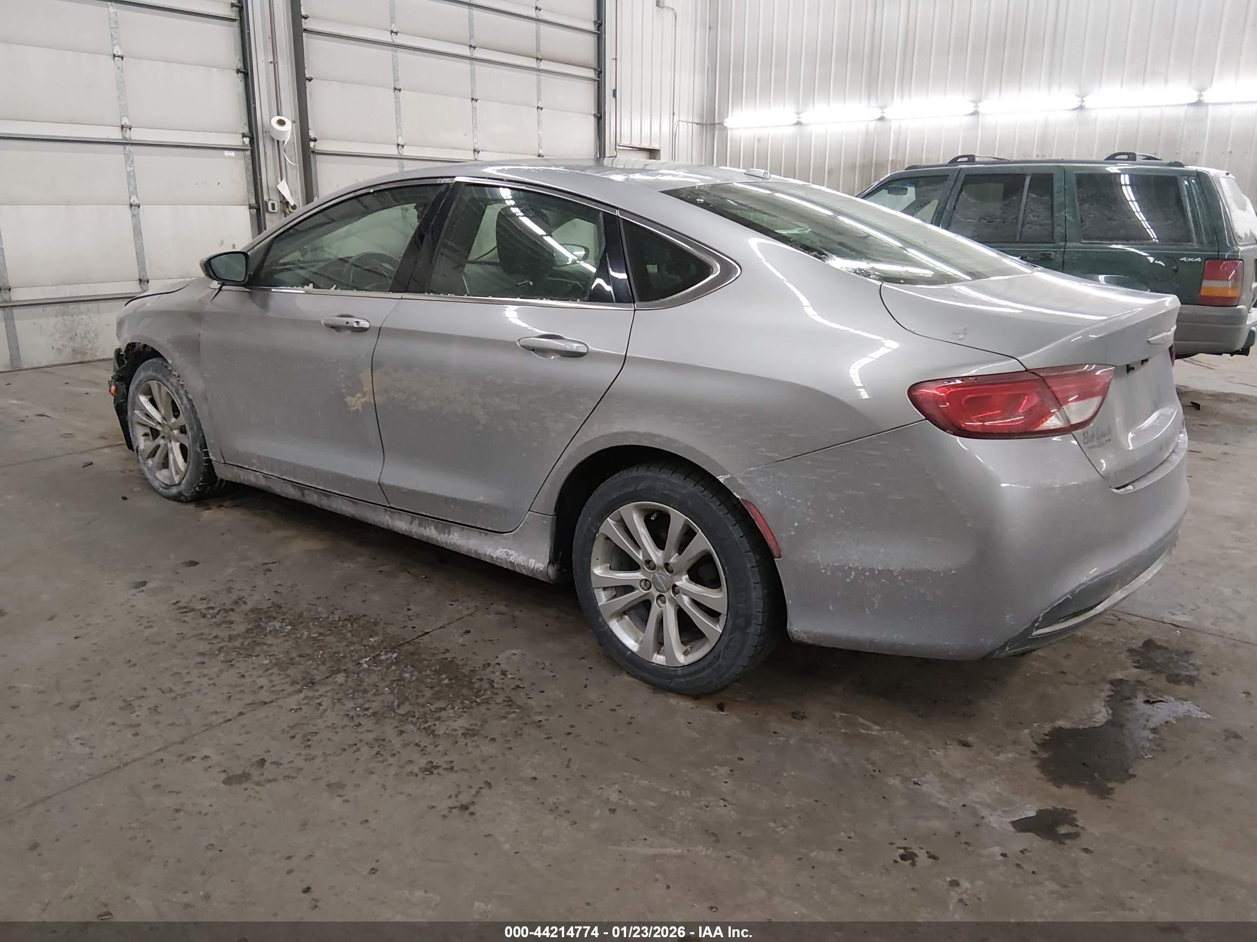 CHRYSLER 200 image 3