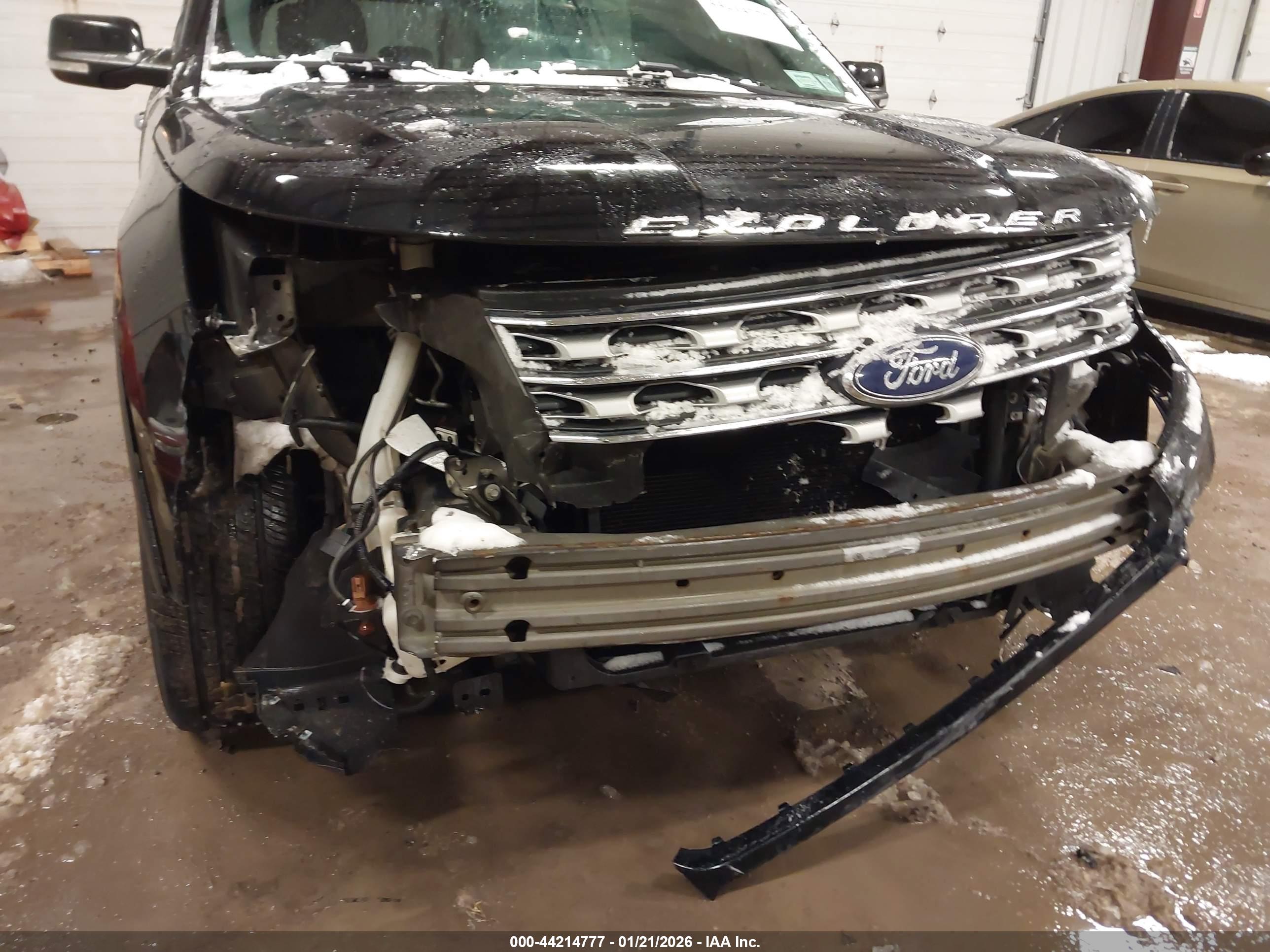 FORD EXPLORER image 6