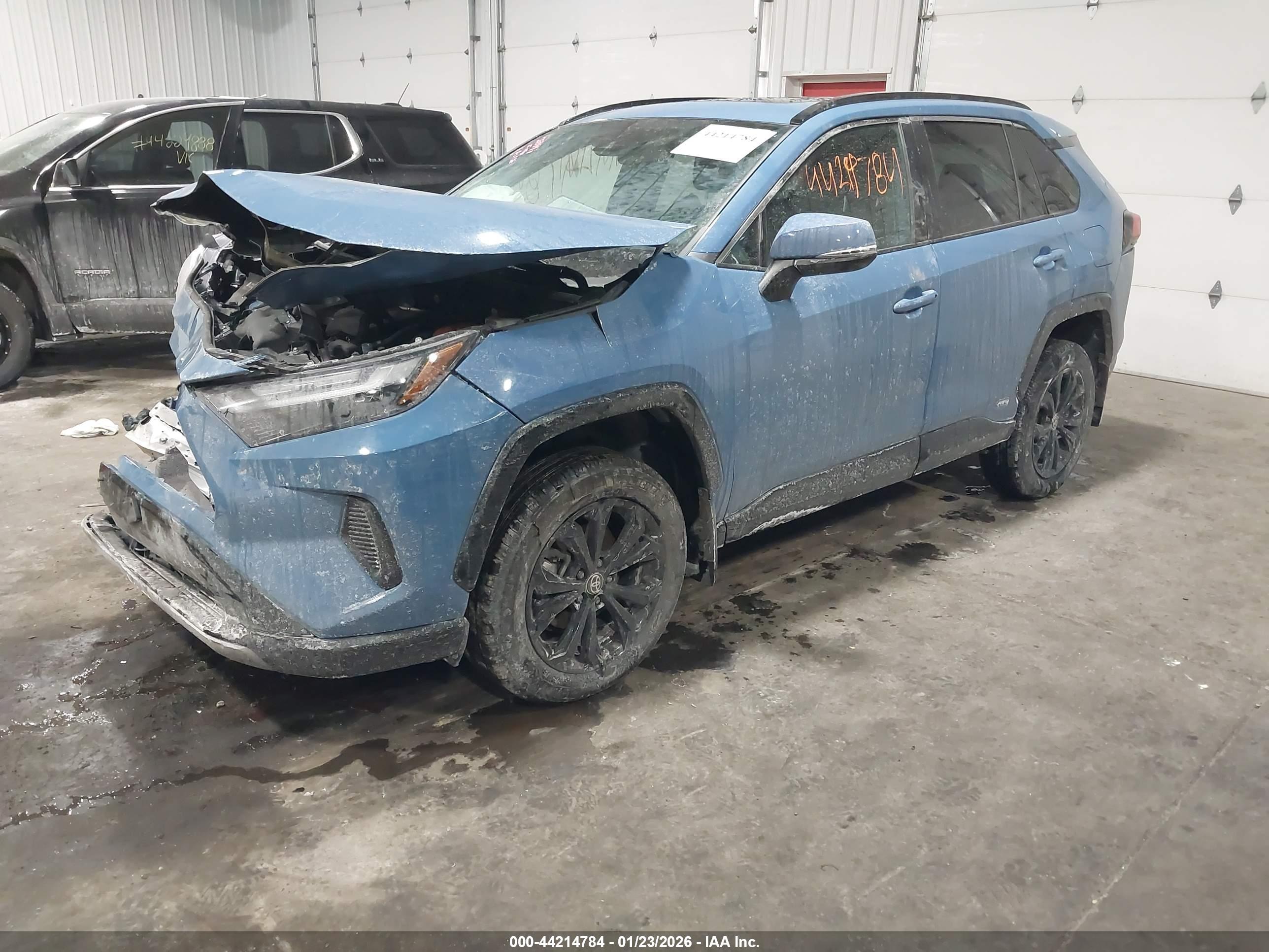 TOYOTA RAV4 image 2