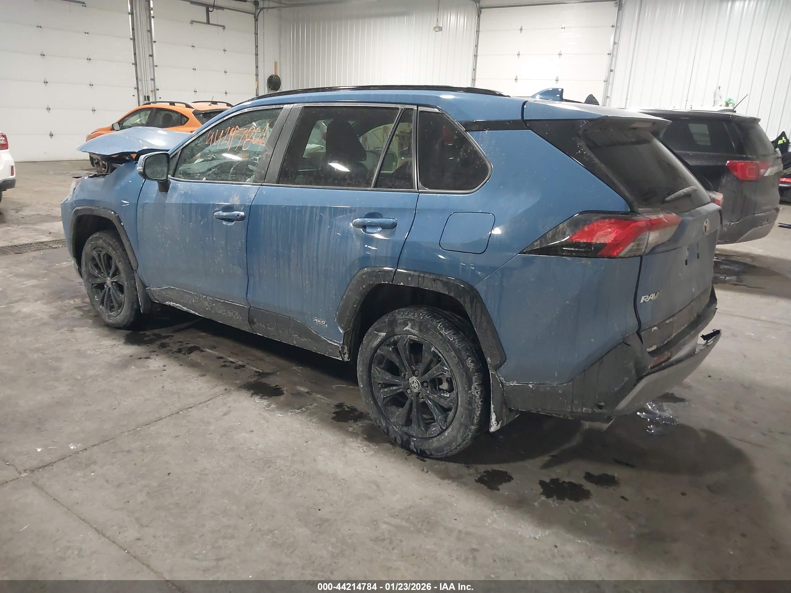 TOYOTA RAV4 image 3