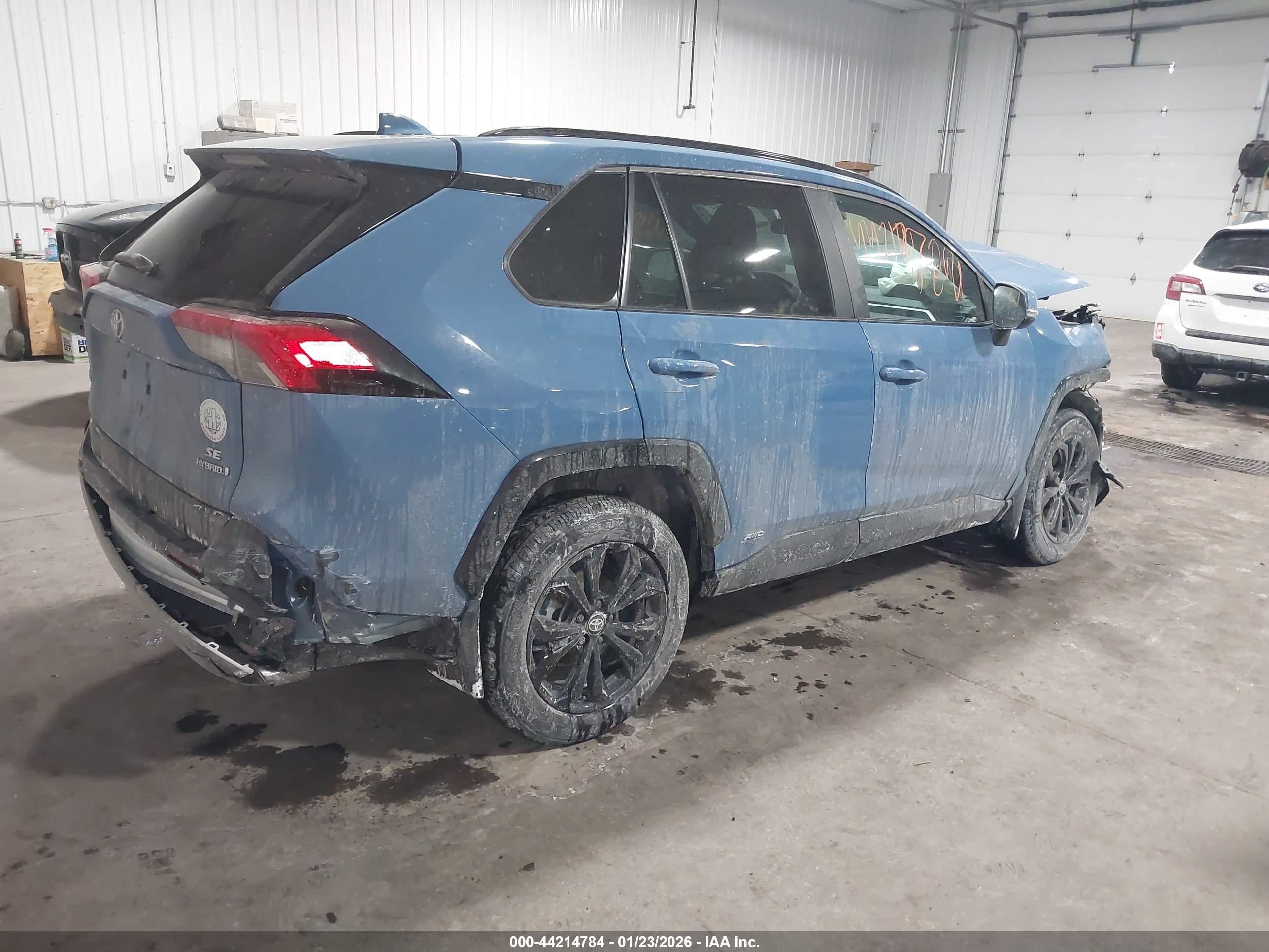 TOYOTA RAV4 image 4