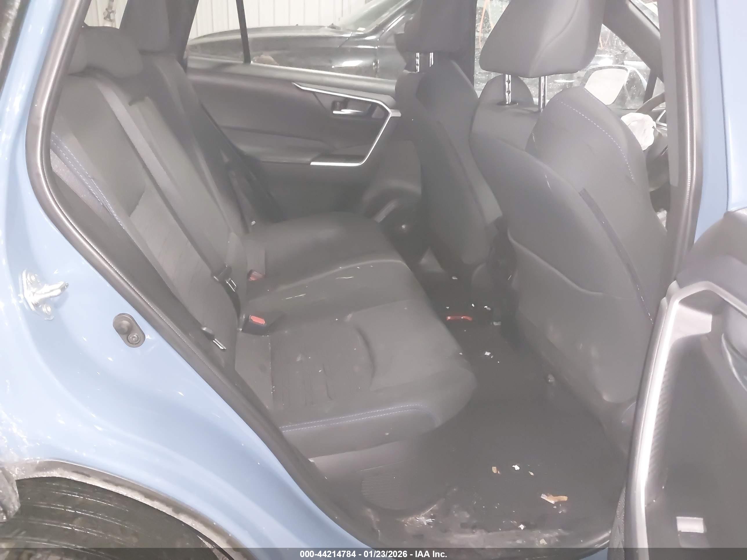 TOYOTA RAV4 image 8