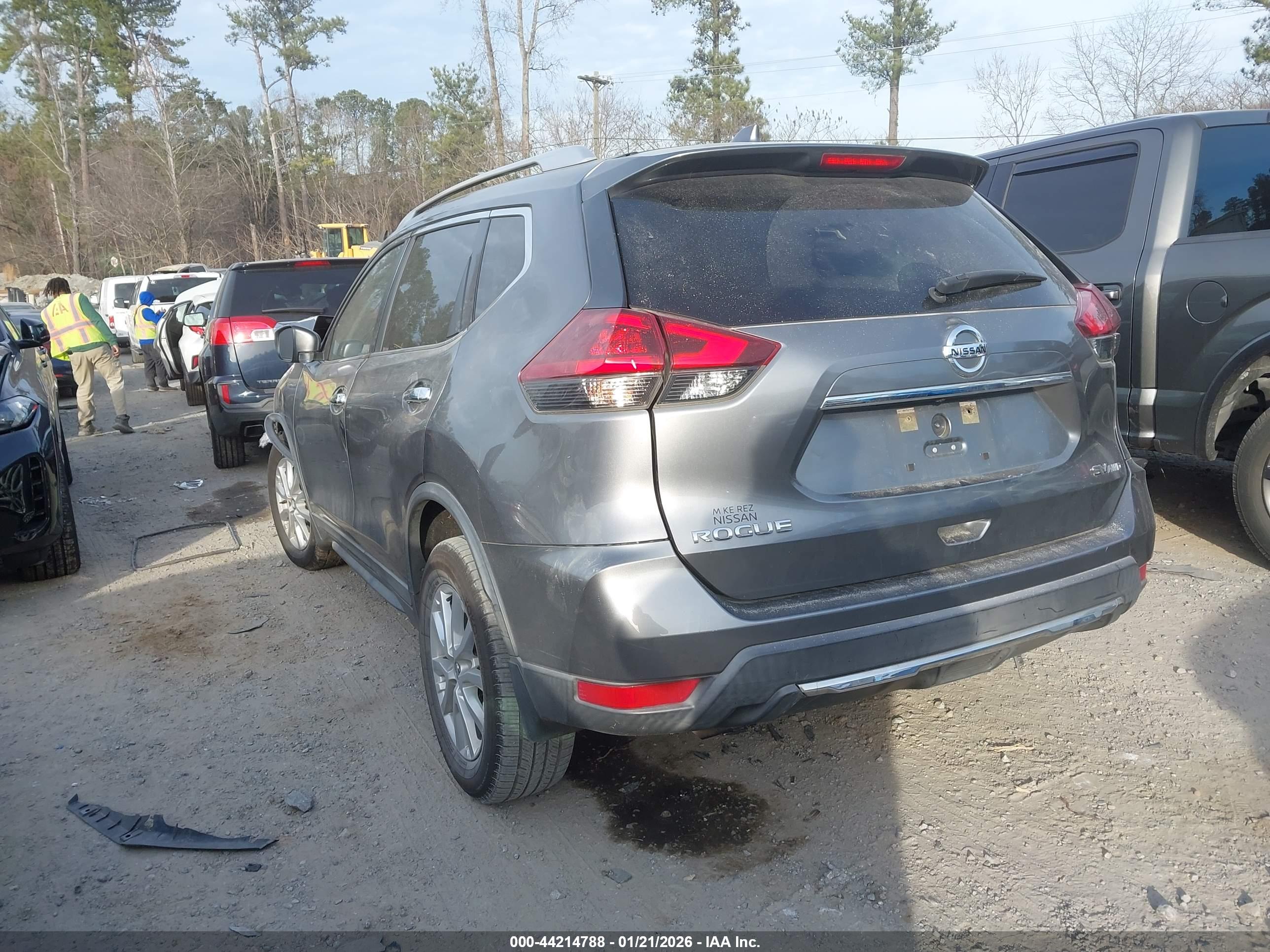 NISSAN ROGUE image 3