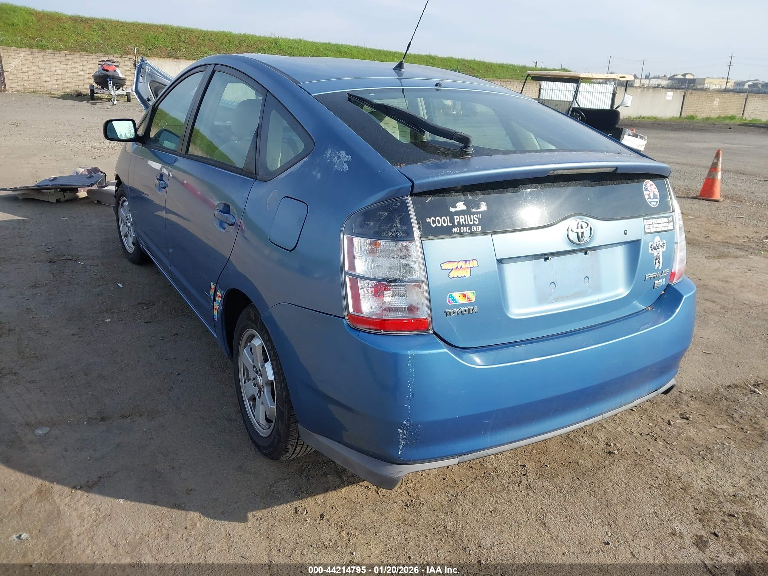 TOYOTA PRIUS image 3