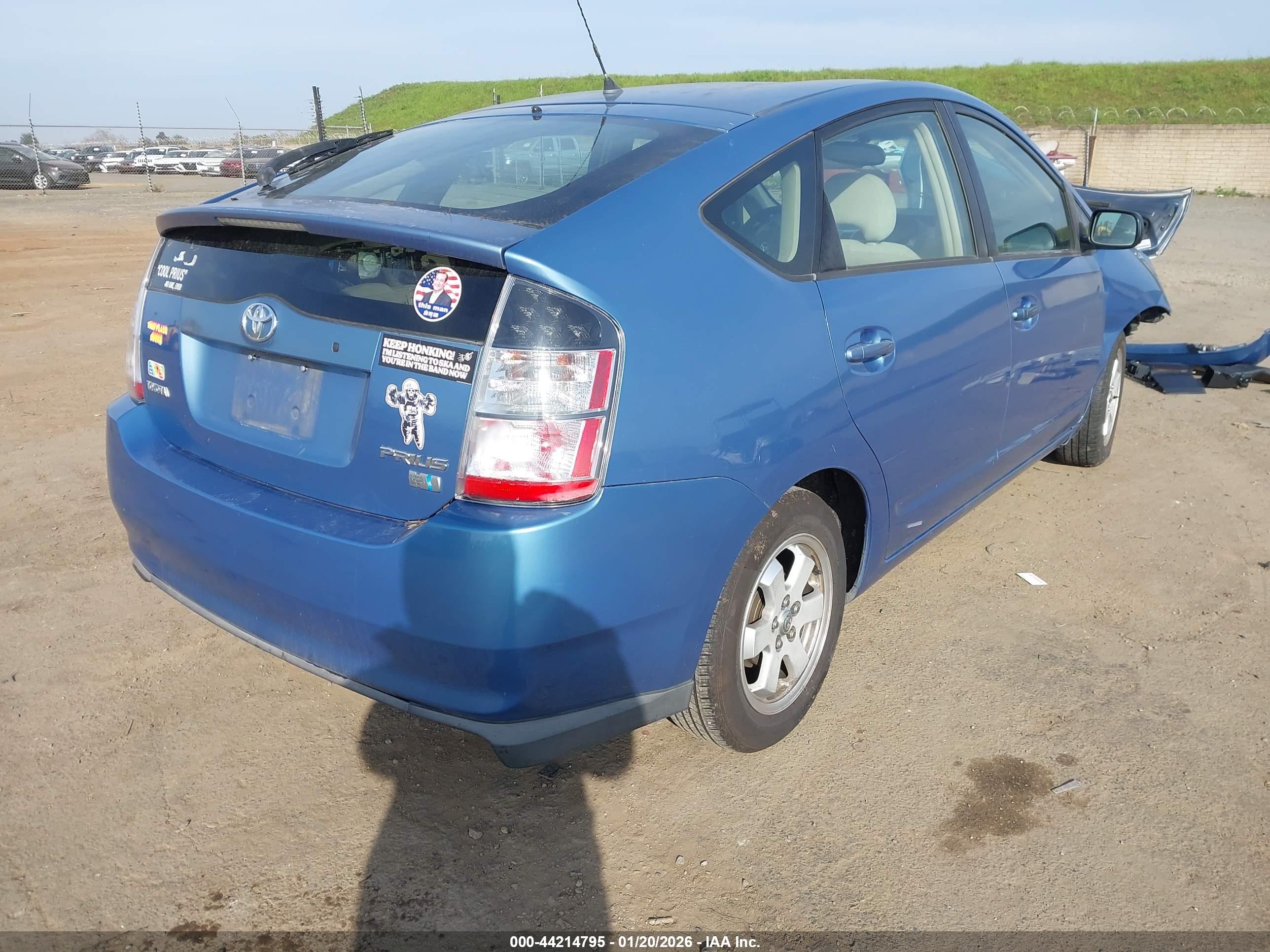 TOYOTA PRIUS image 4