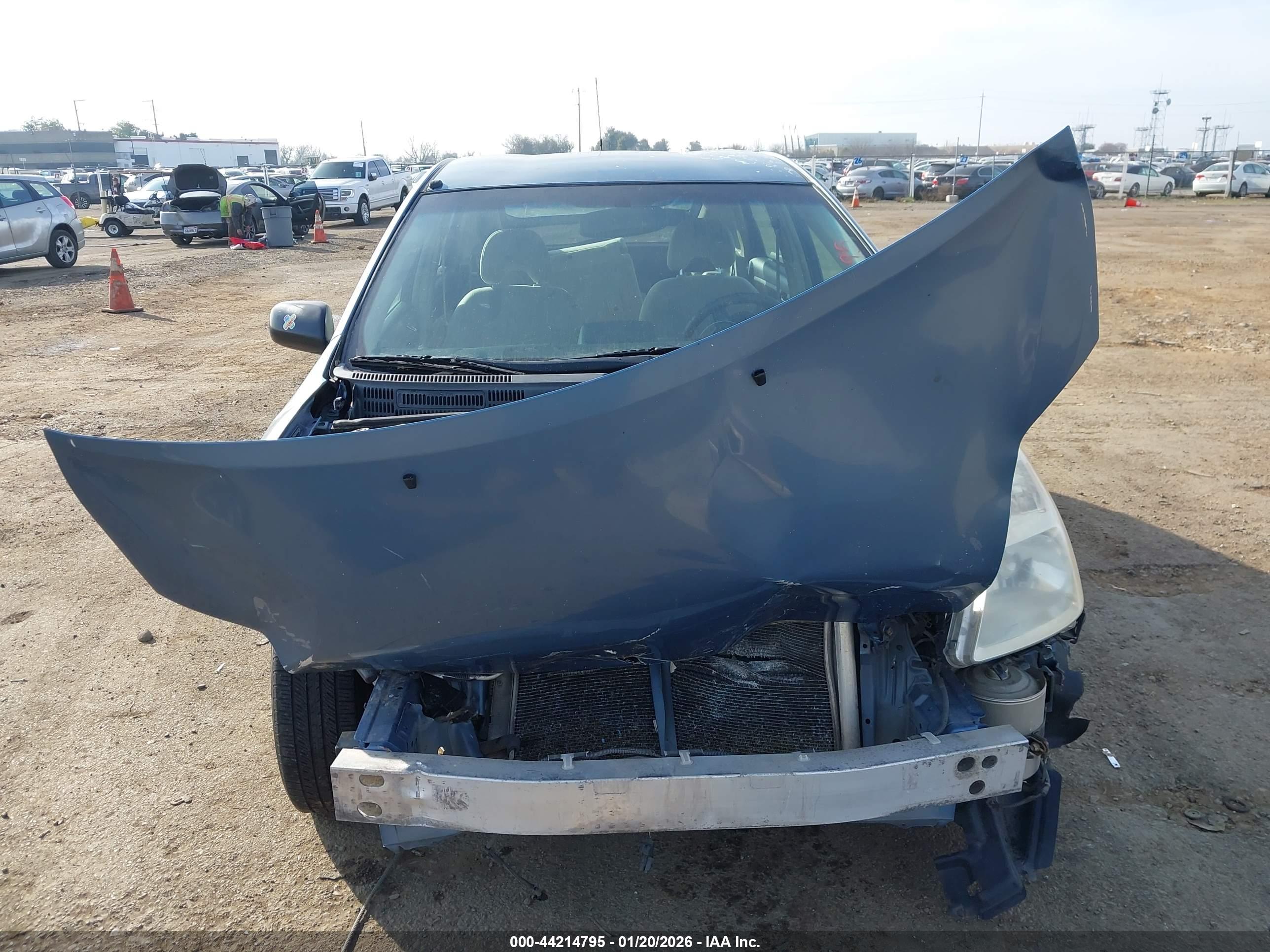 TOYOTA PRIUS image 6