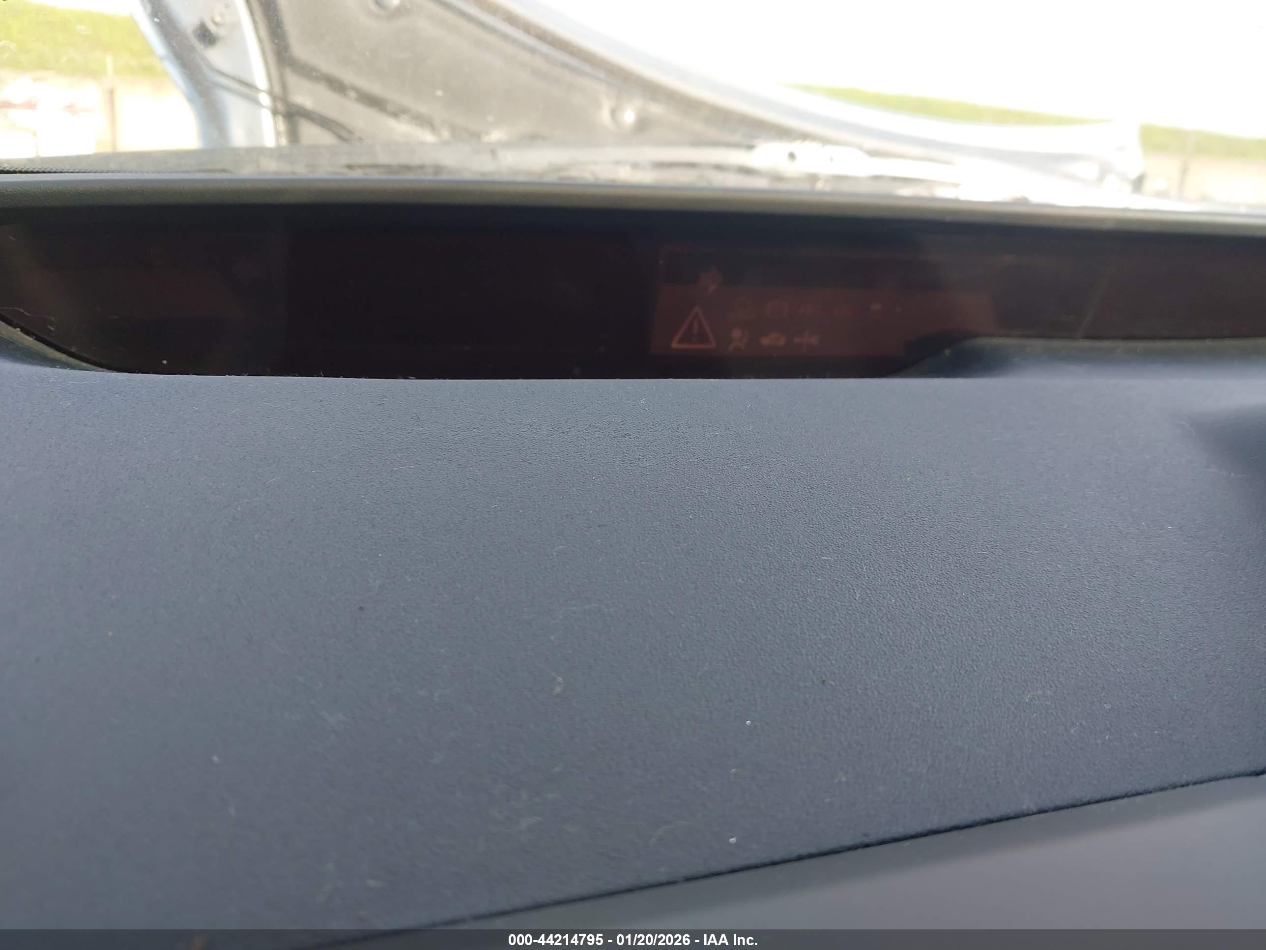 TOYOTA PRIUS image 7