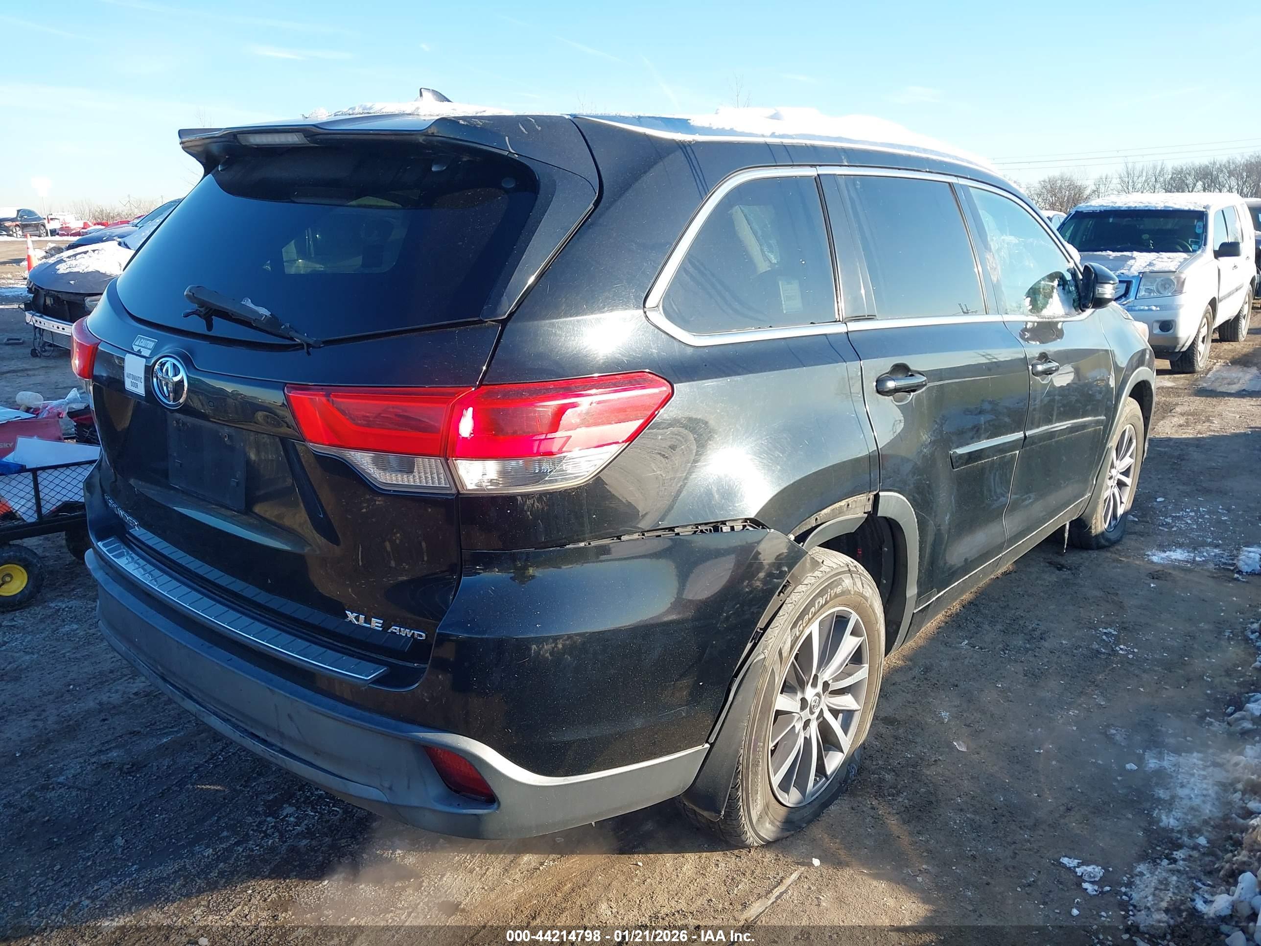 TOYOTA HIGHLANDER image 6