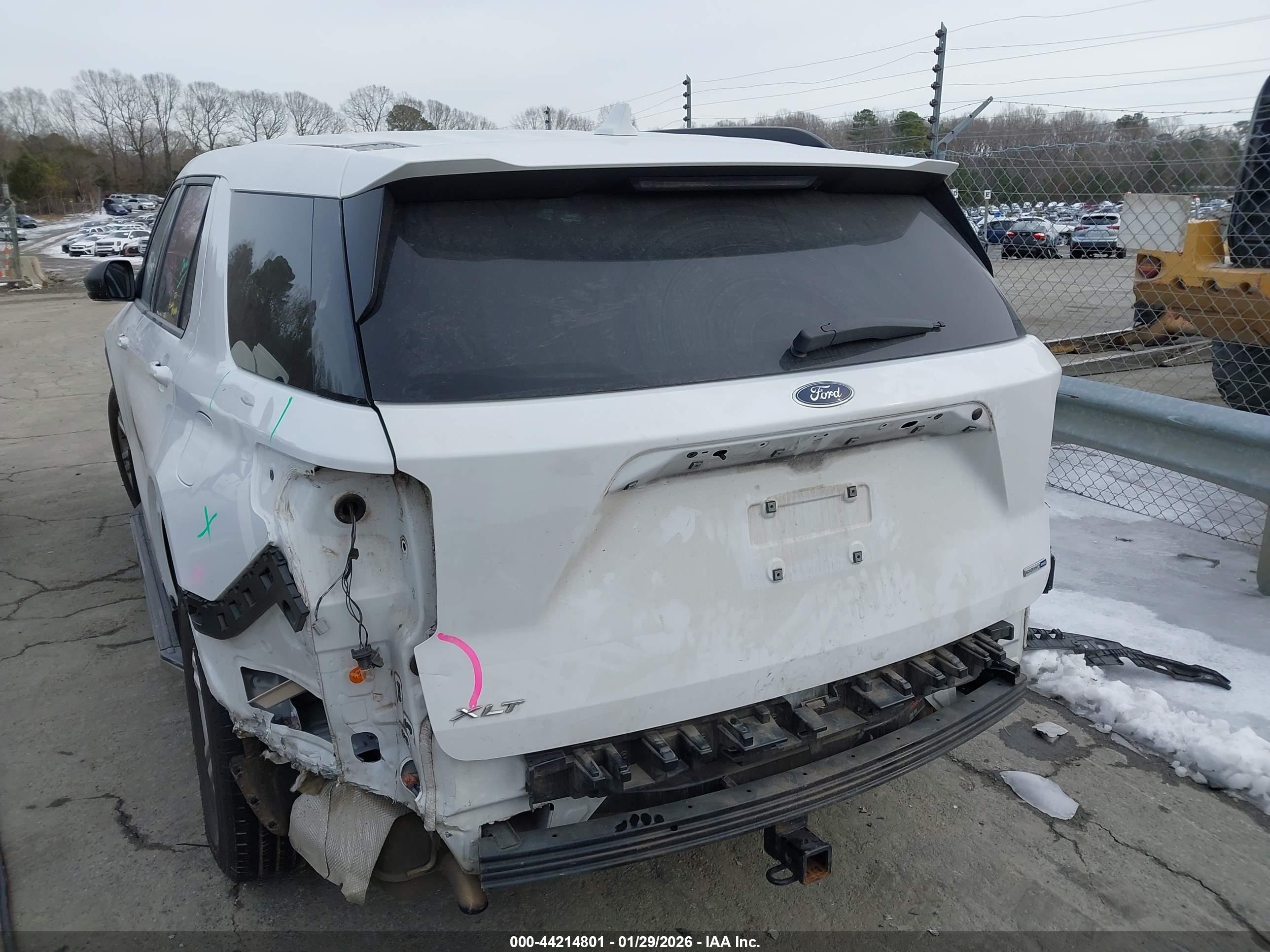 FORD EXPLORER image 6
