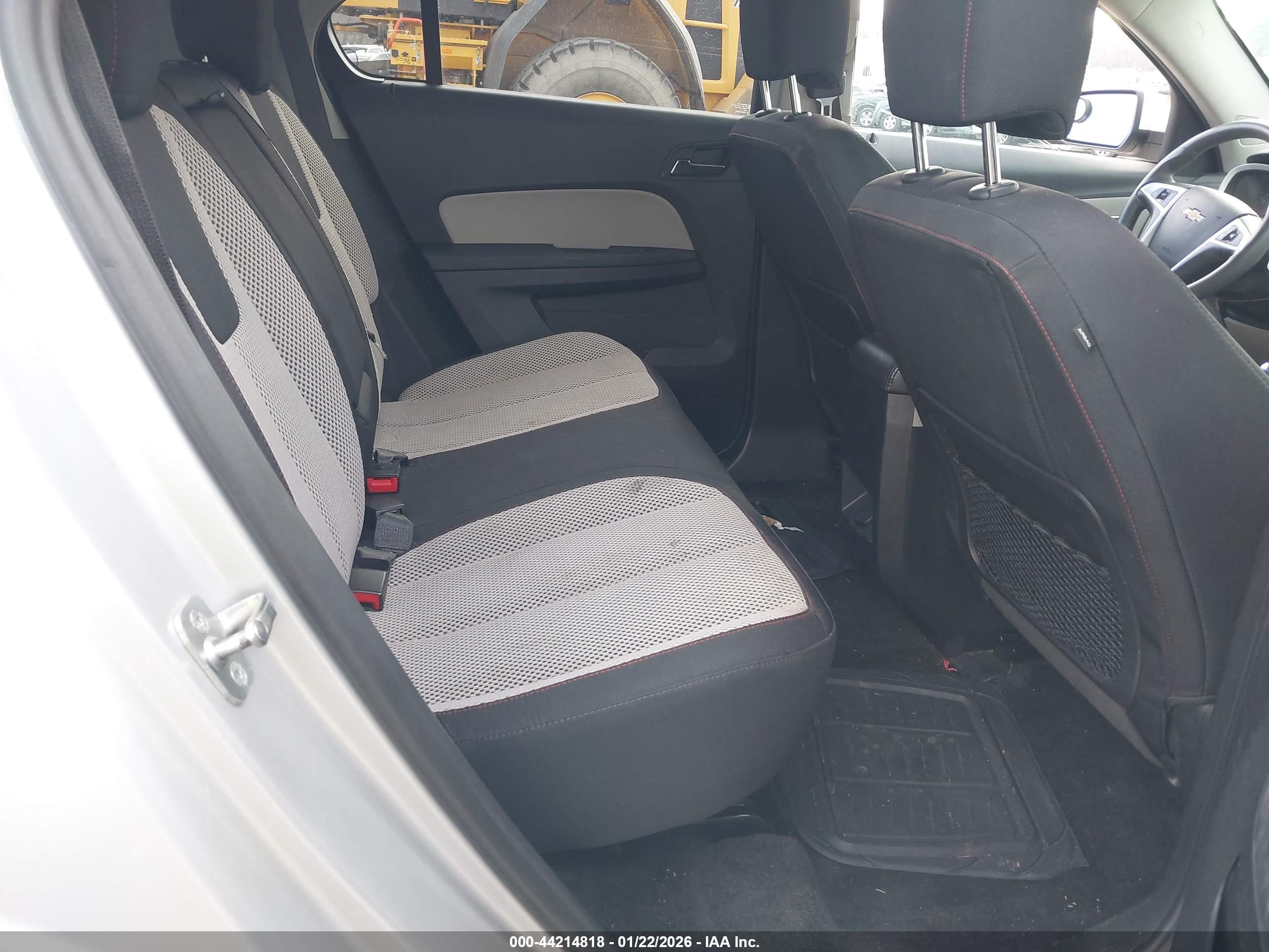 CHEVROLET EQUINOX image 8
