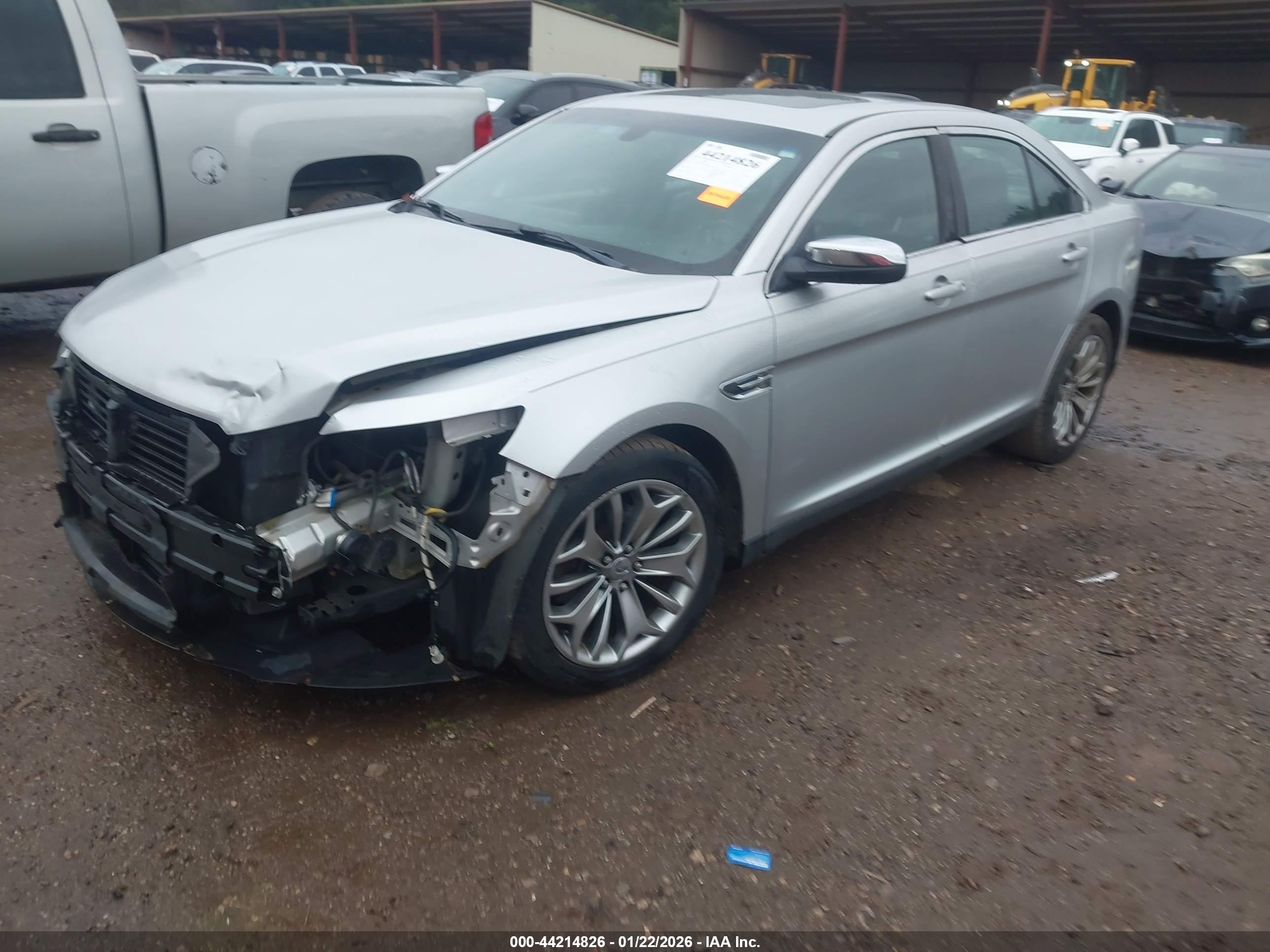FORD TAURUS image 2