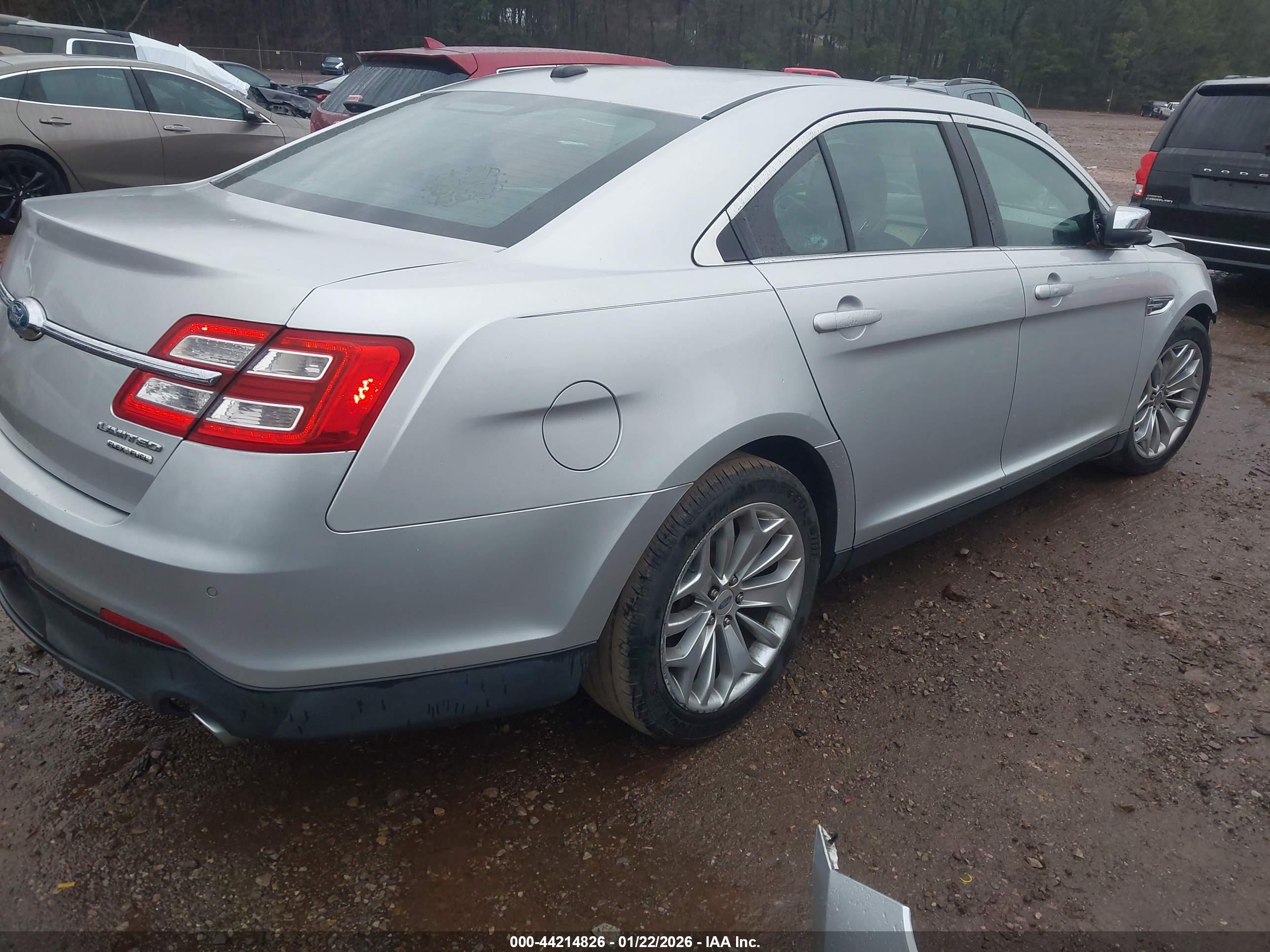 FORD TAURUS image 4
