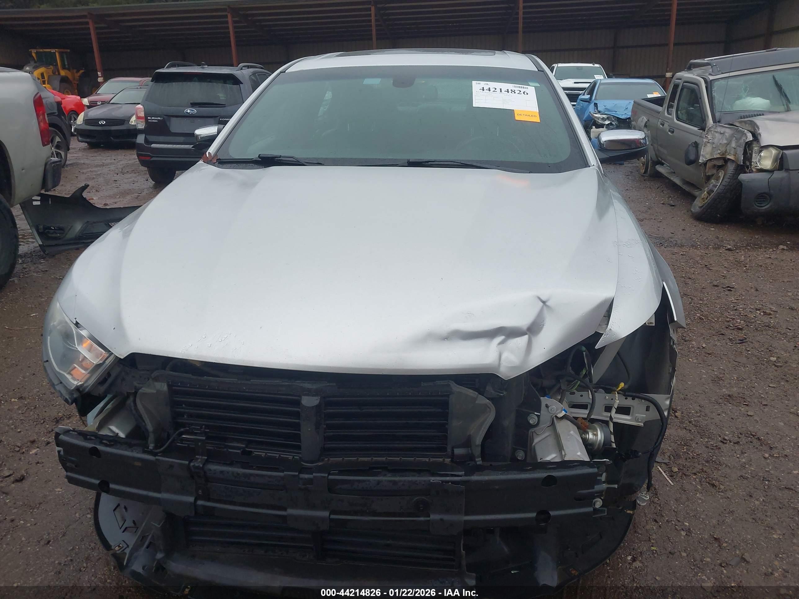 FORD TAURUS image 6