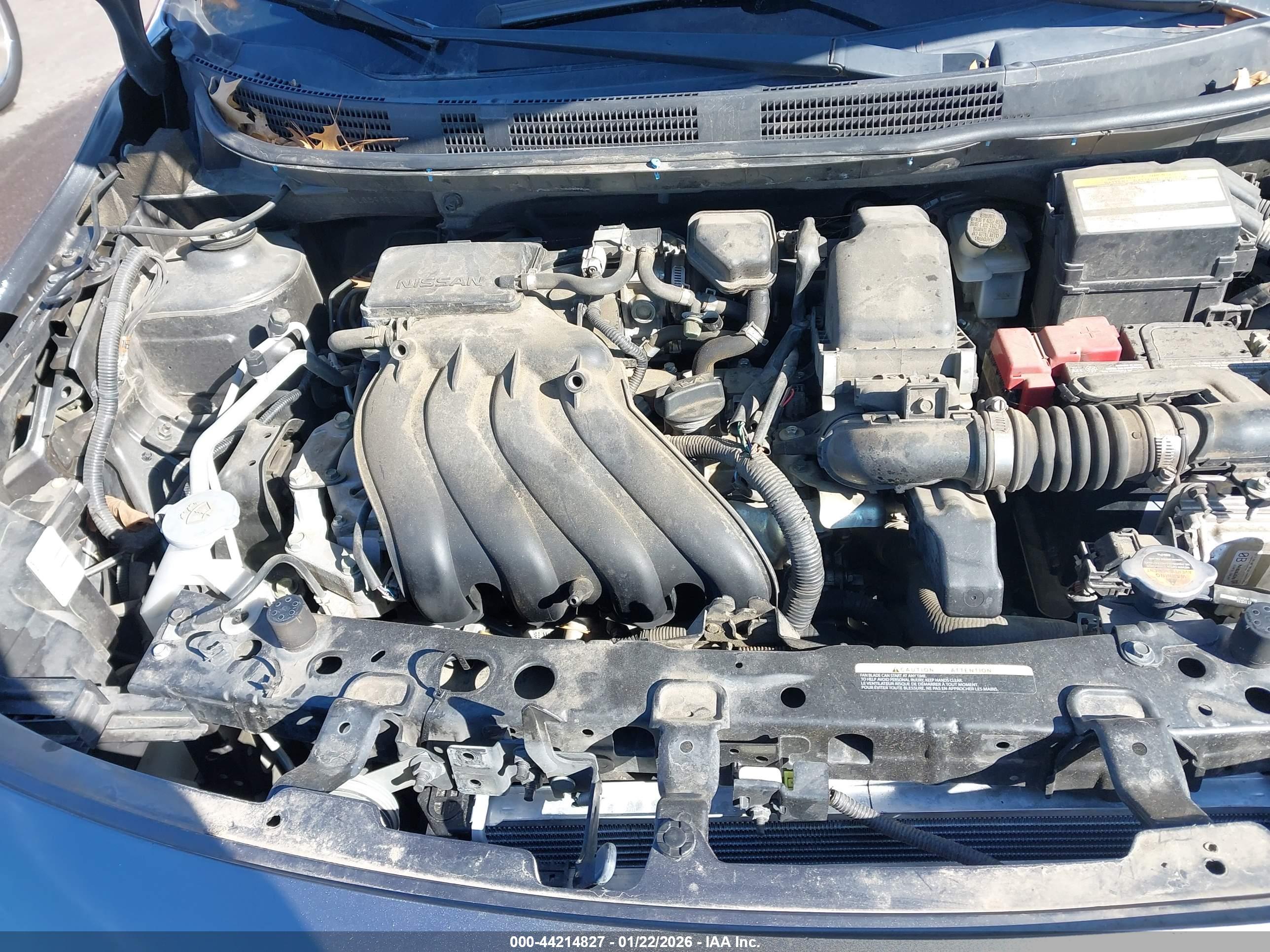 NISSAN VERSA image 10