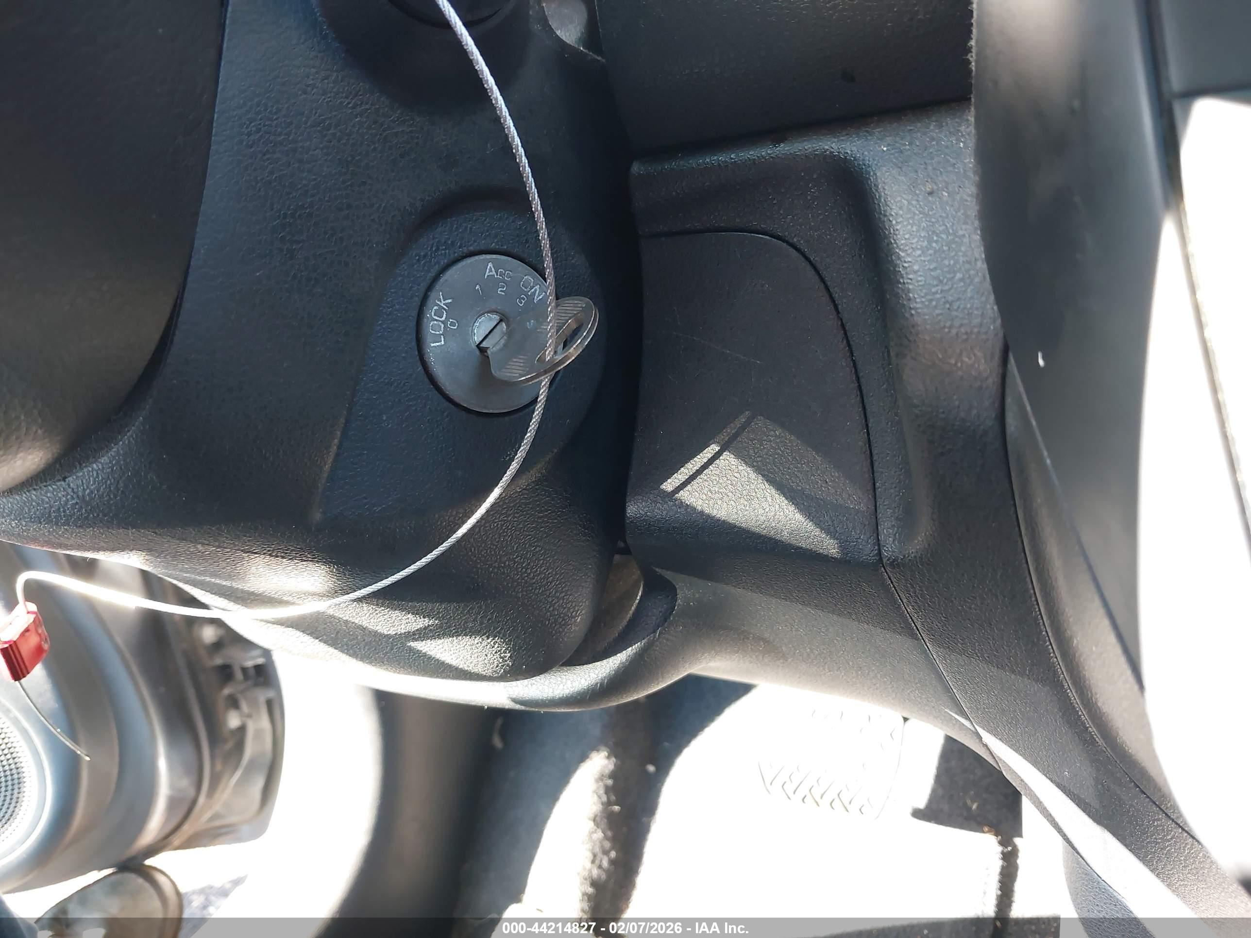 NISSAN VERSA image 11