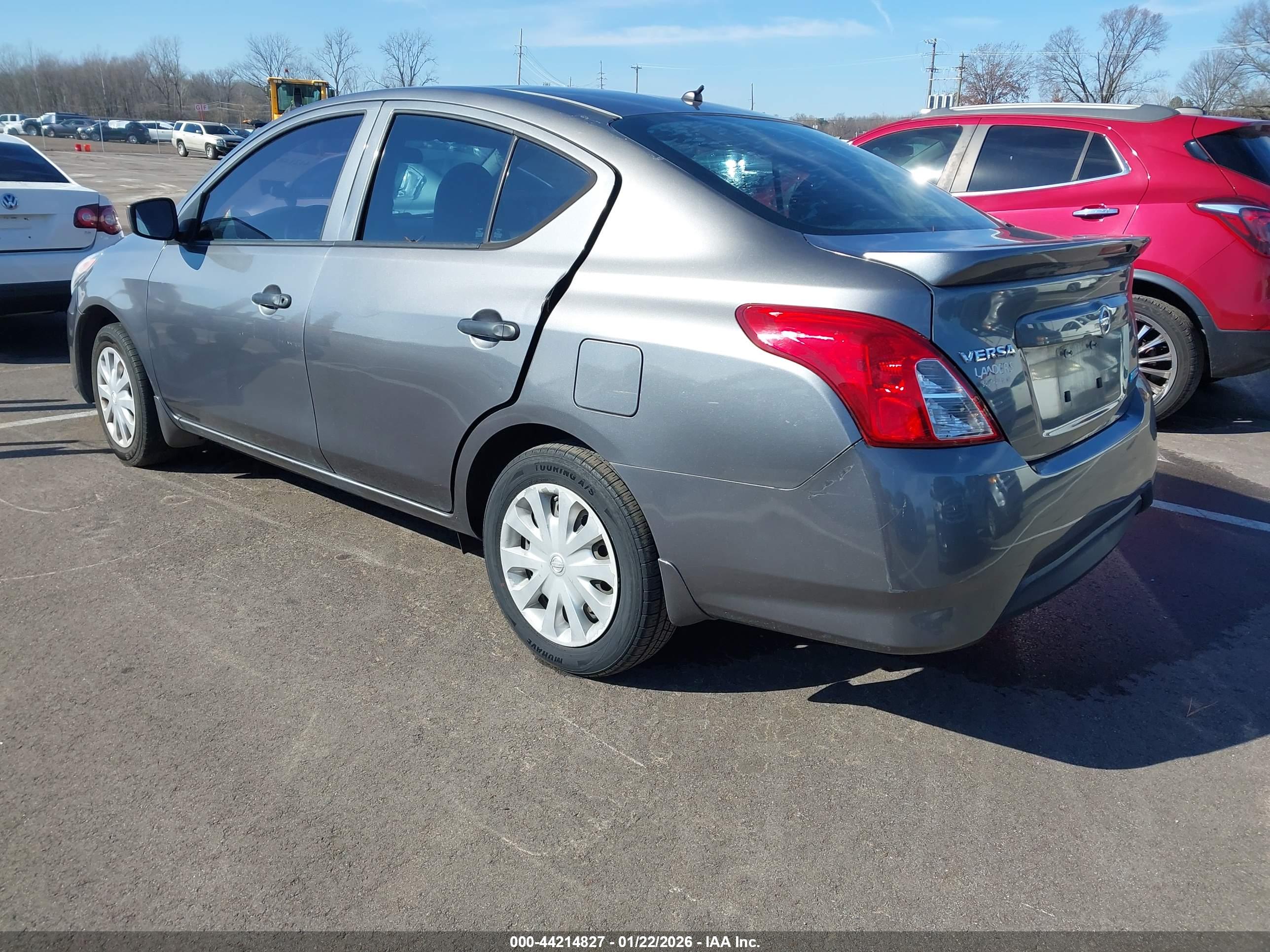 NISSAN VERSA image 3