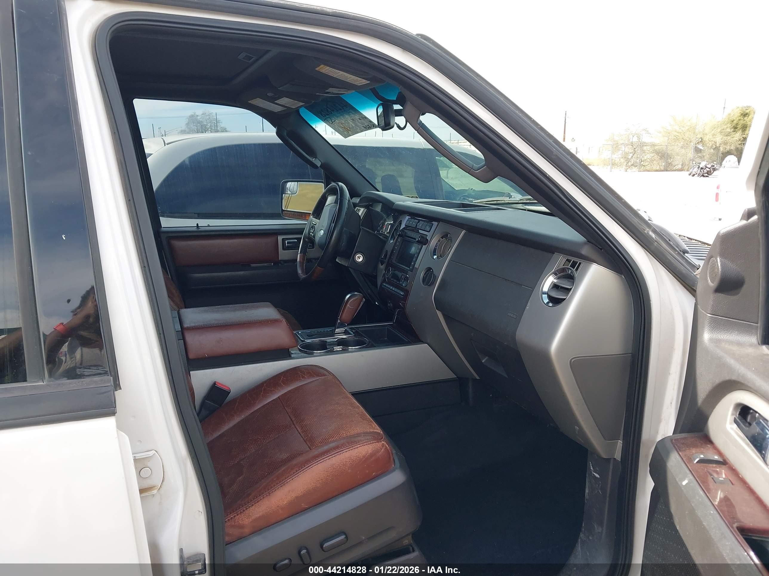 FORD EXPEDITION image 5