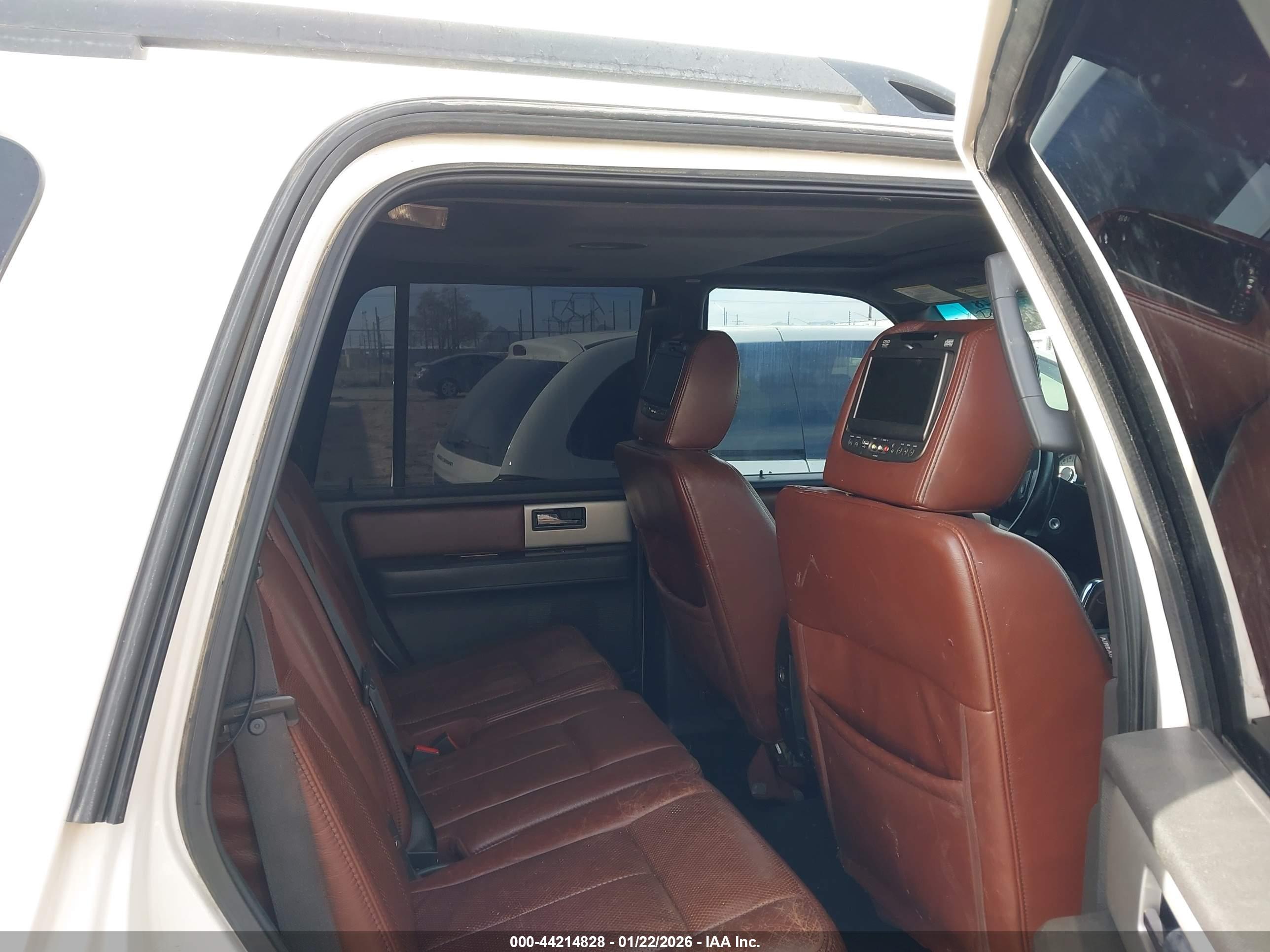 FORD EXPEDITION image 8