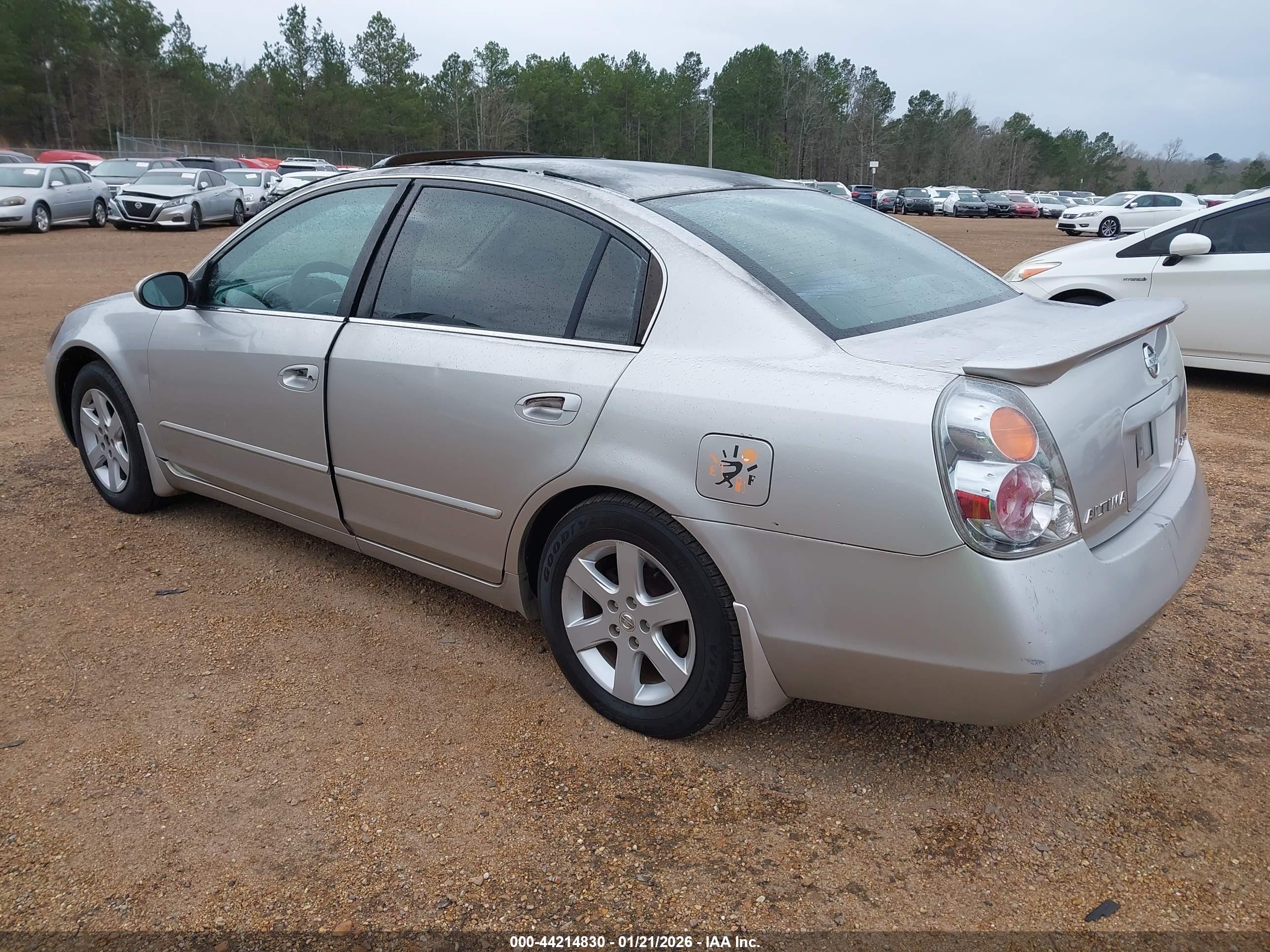 NISSAN ALTIMA image 3