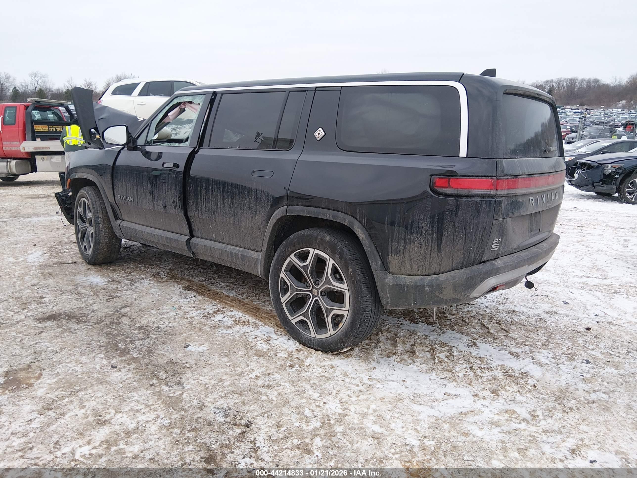 RIVIAN R1S image 3