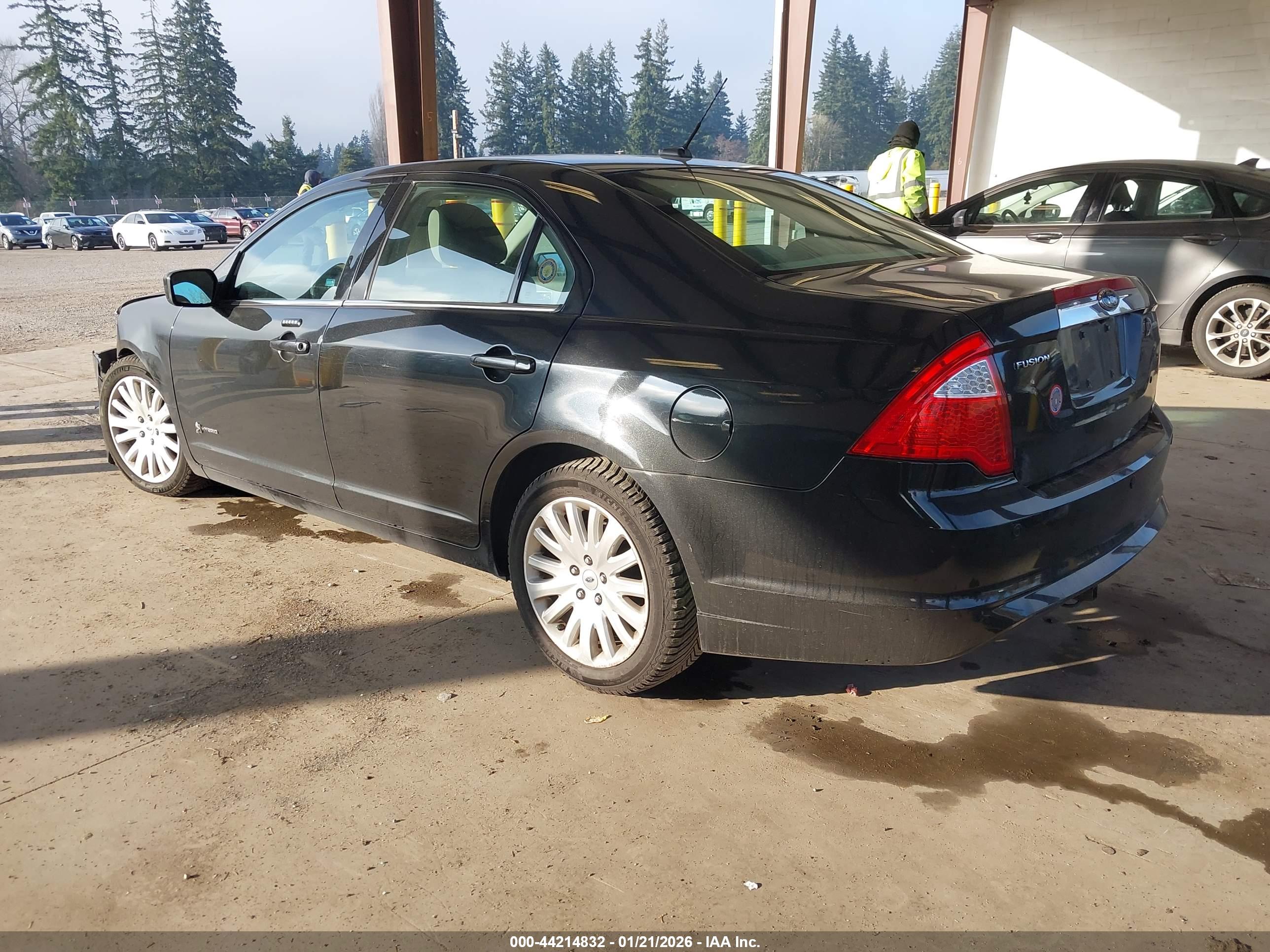 FORD FUSION image 3