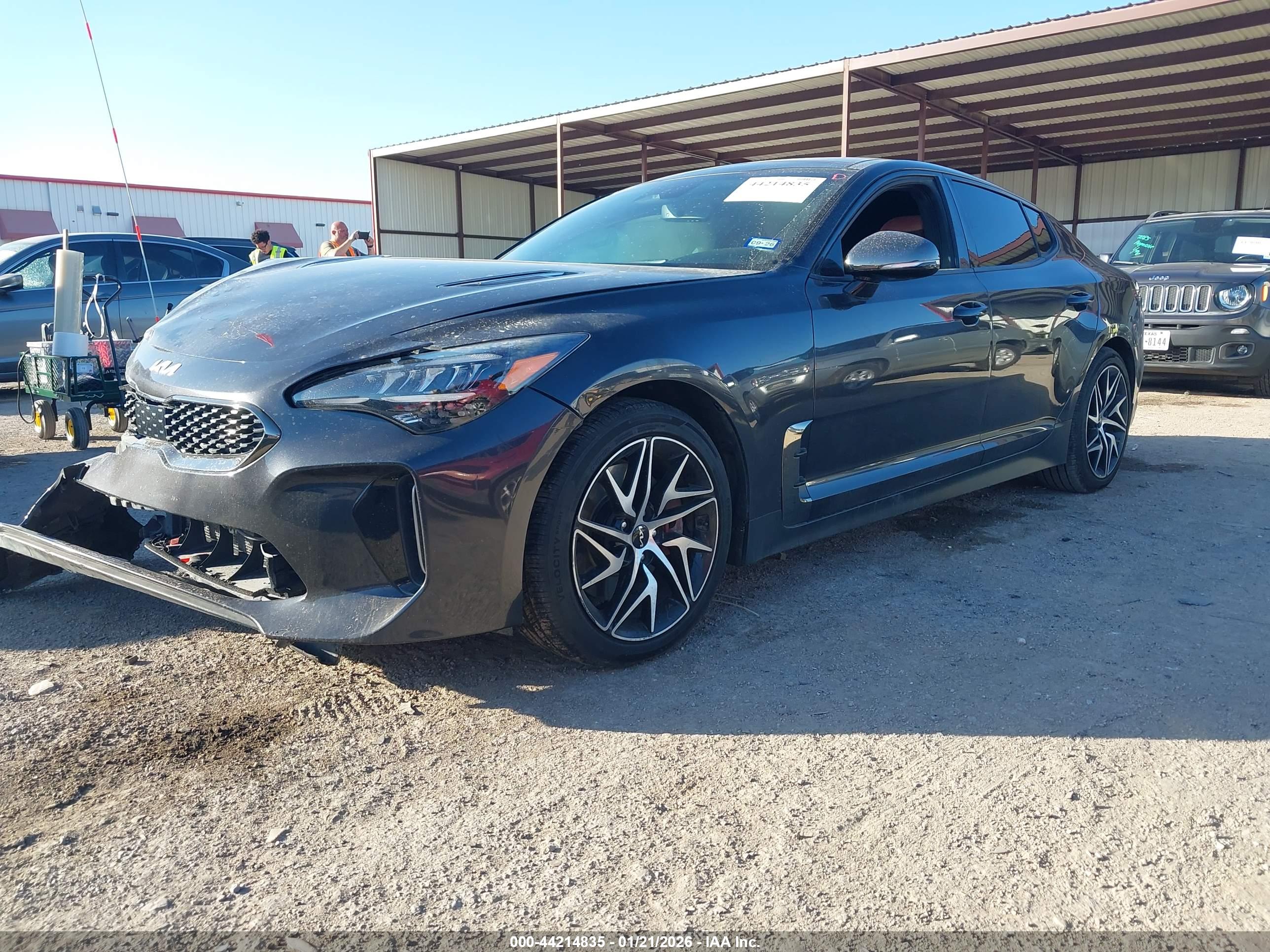 KIA STINGER image 2