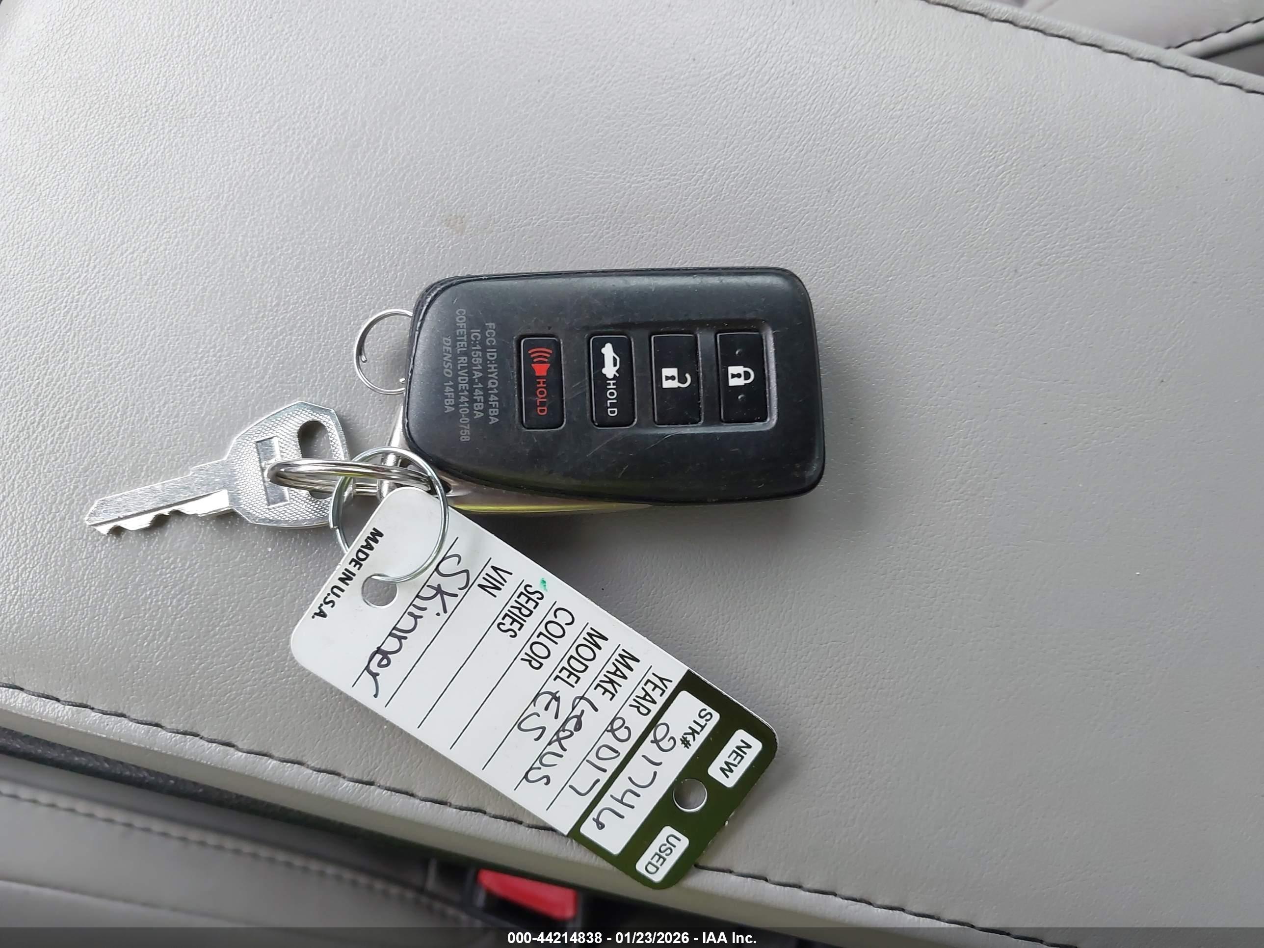 LEXUS ES image 11