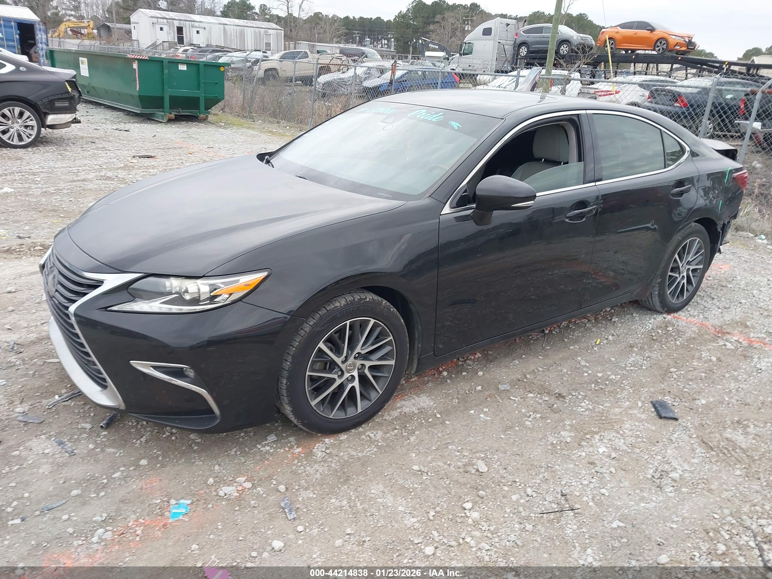 LEXUS ES image 2