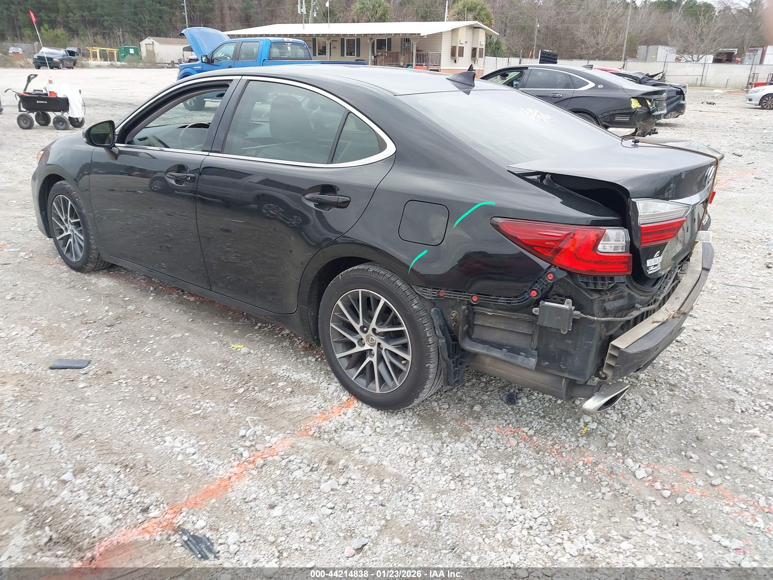 LEXUS ES image 3