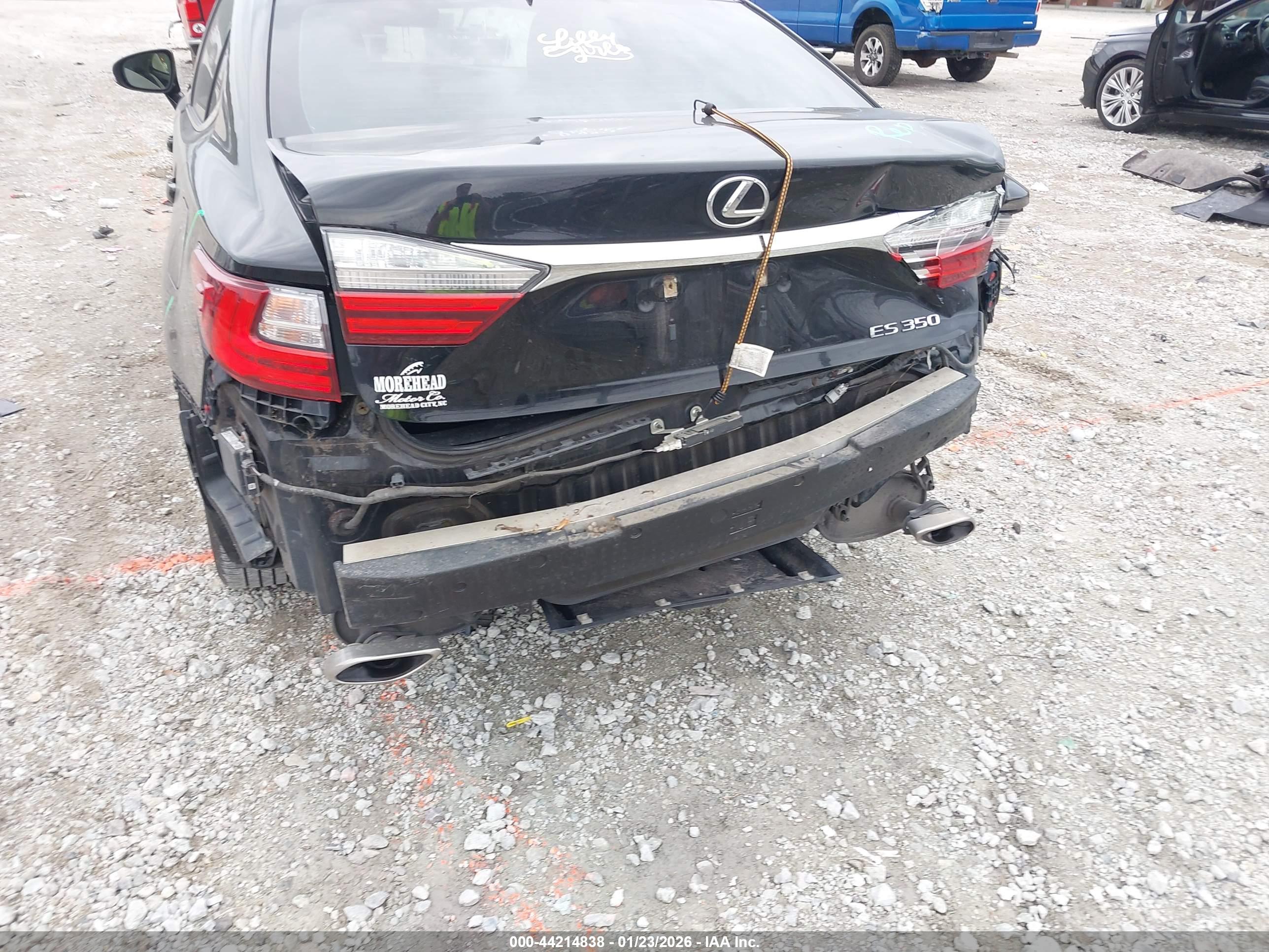 LEXUS ES image 6