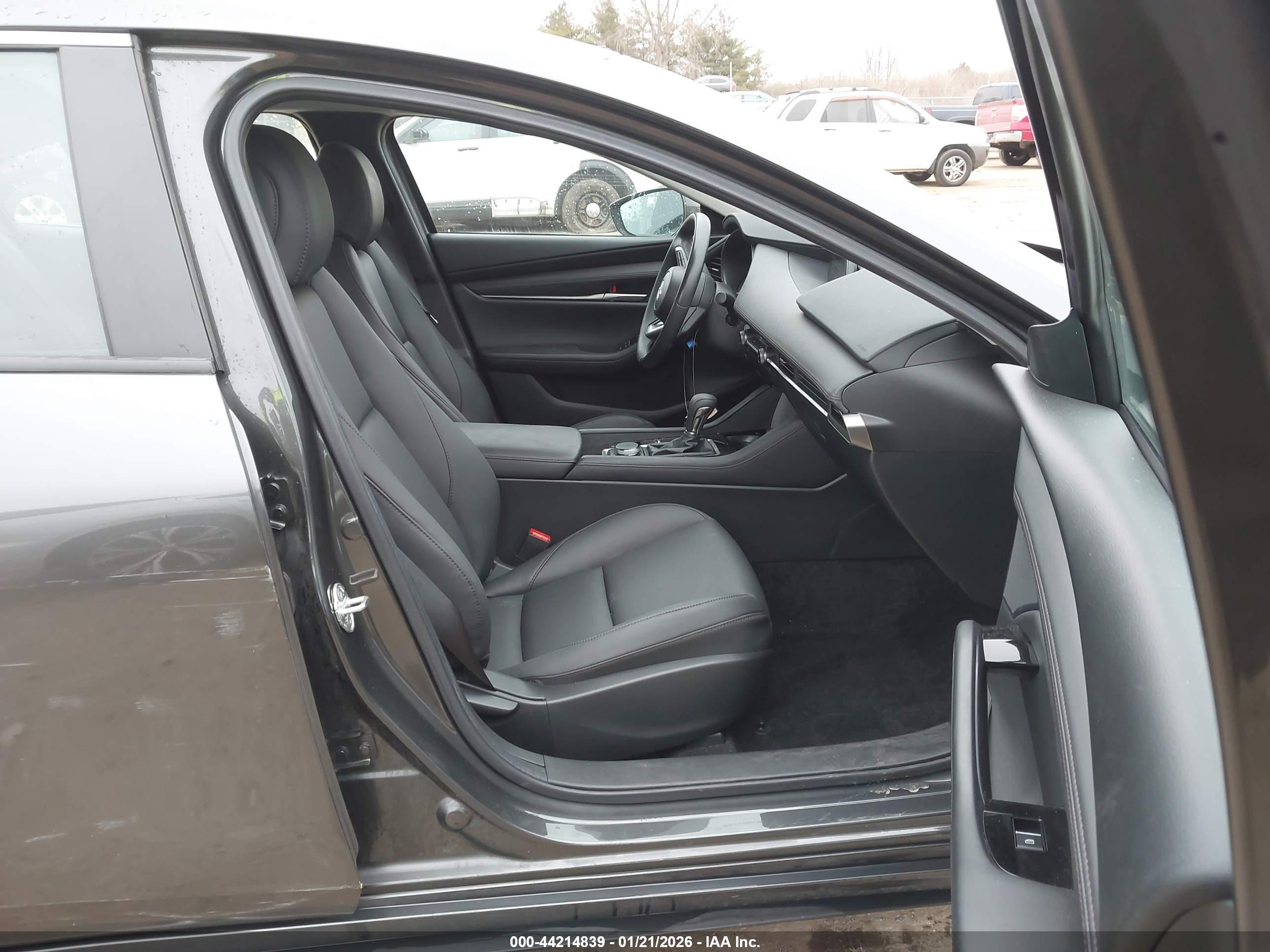MAZDA MAZDA3 image 5