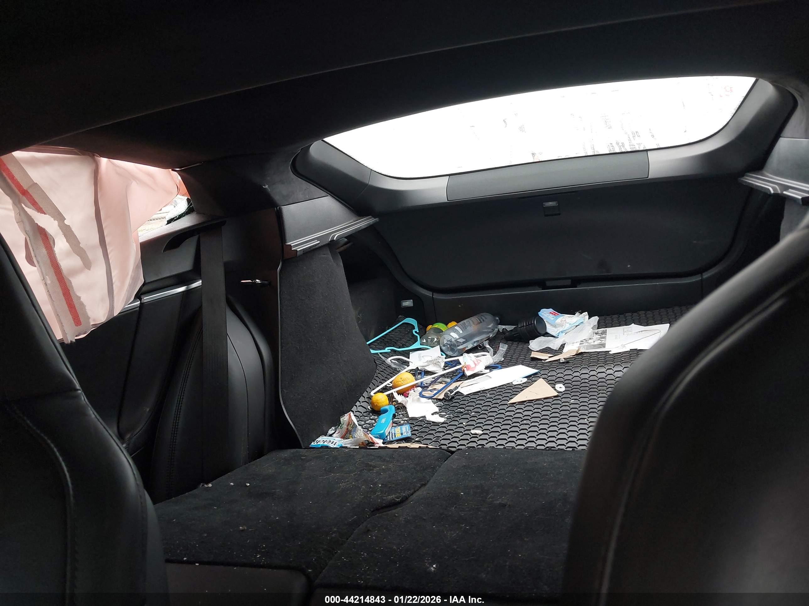 TESLA MODEL image 8