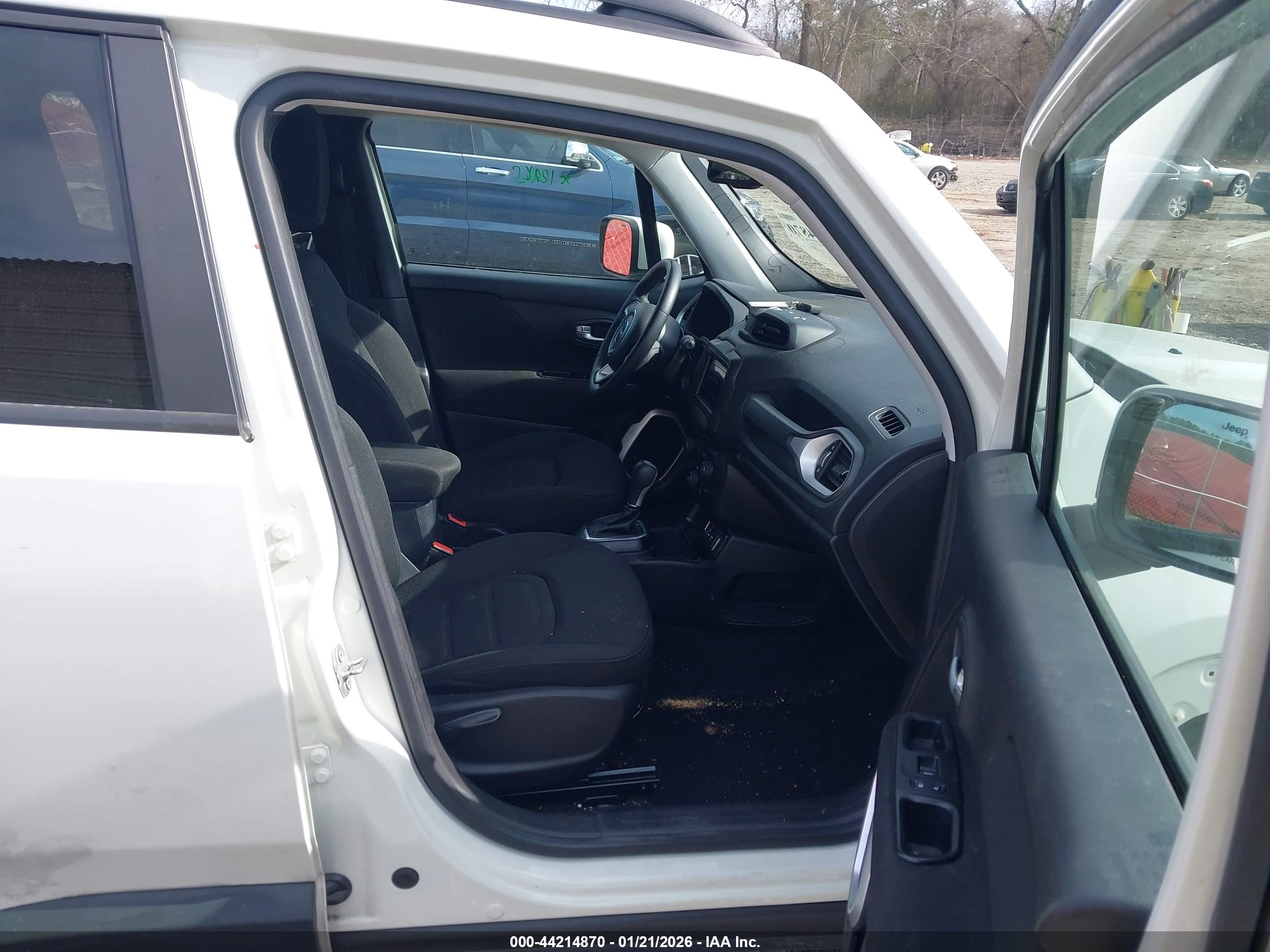 JEEP RENEGADE image 5