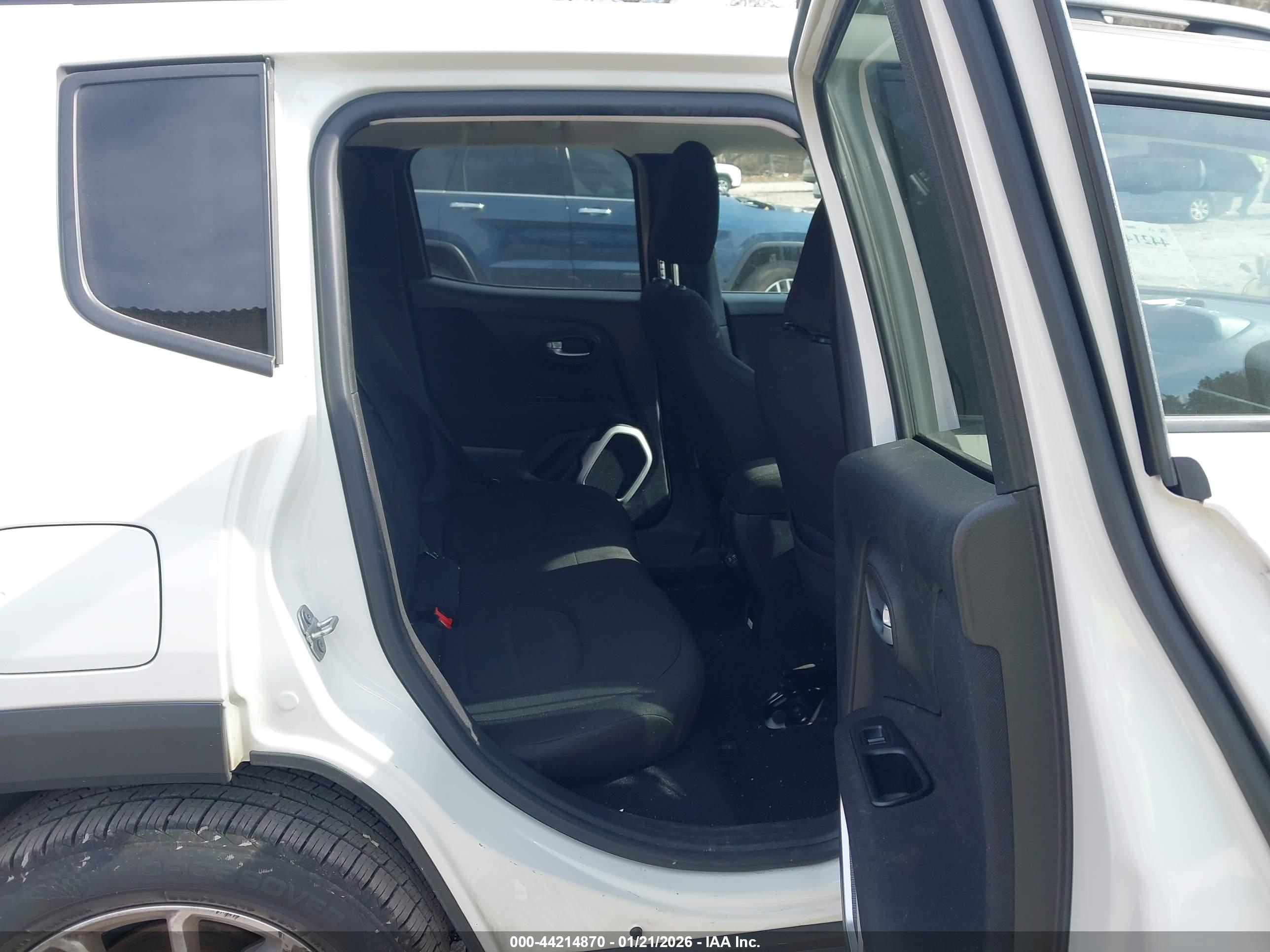 JEEP RENEGADE image 8