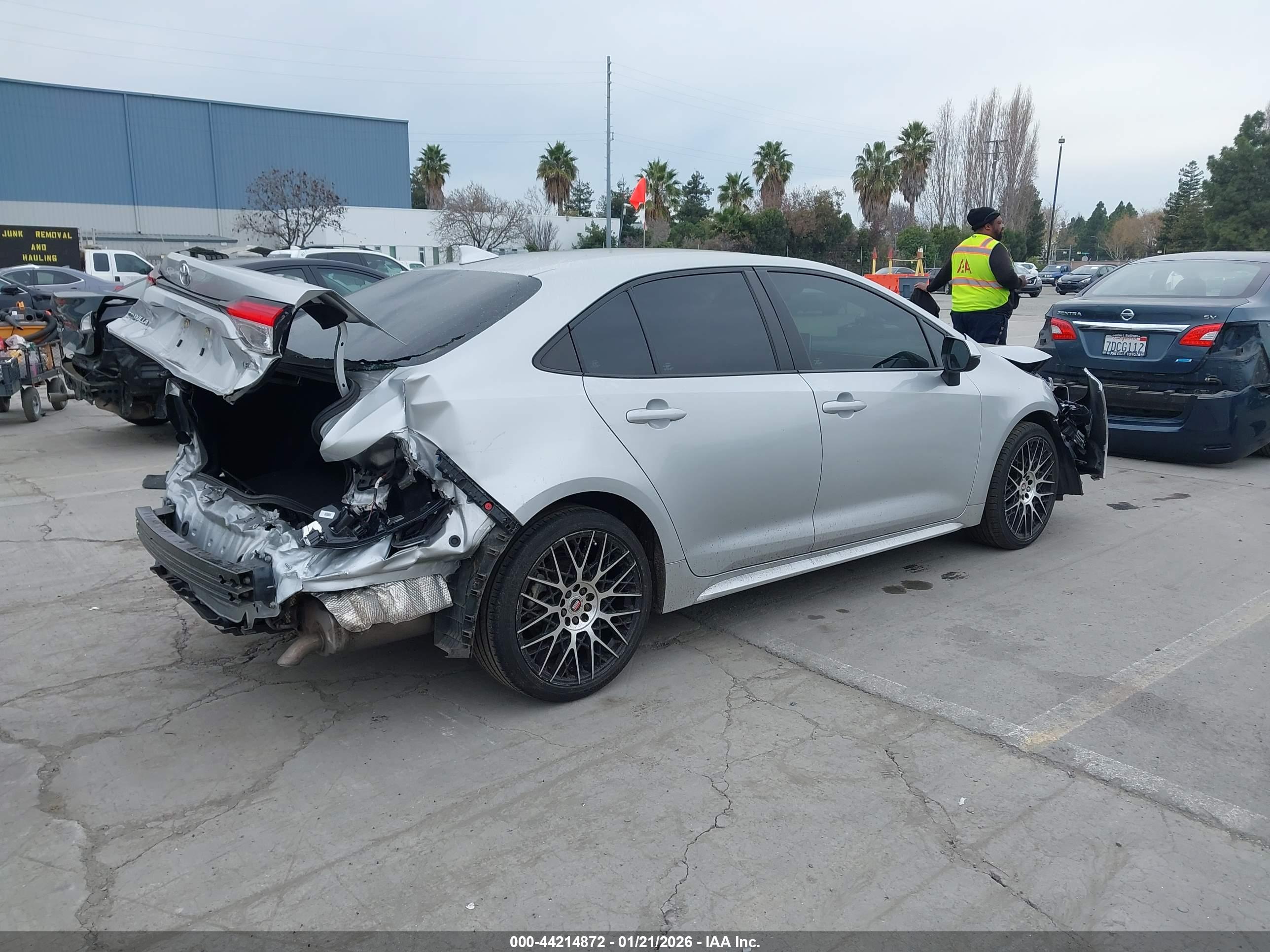 TOYOTA COROLLA image 4