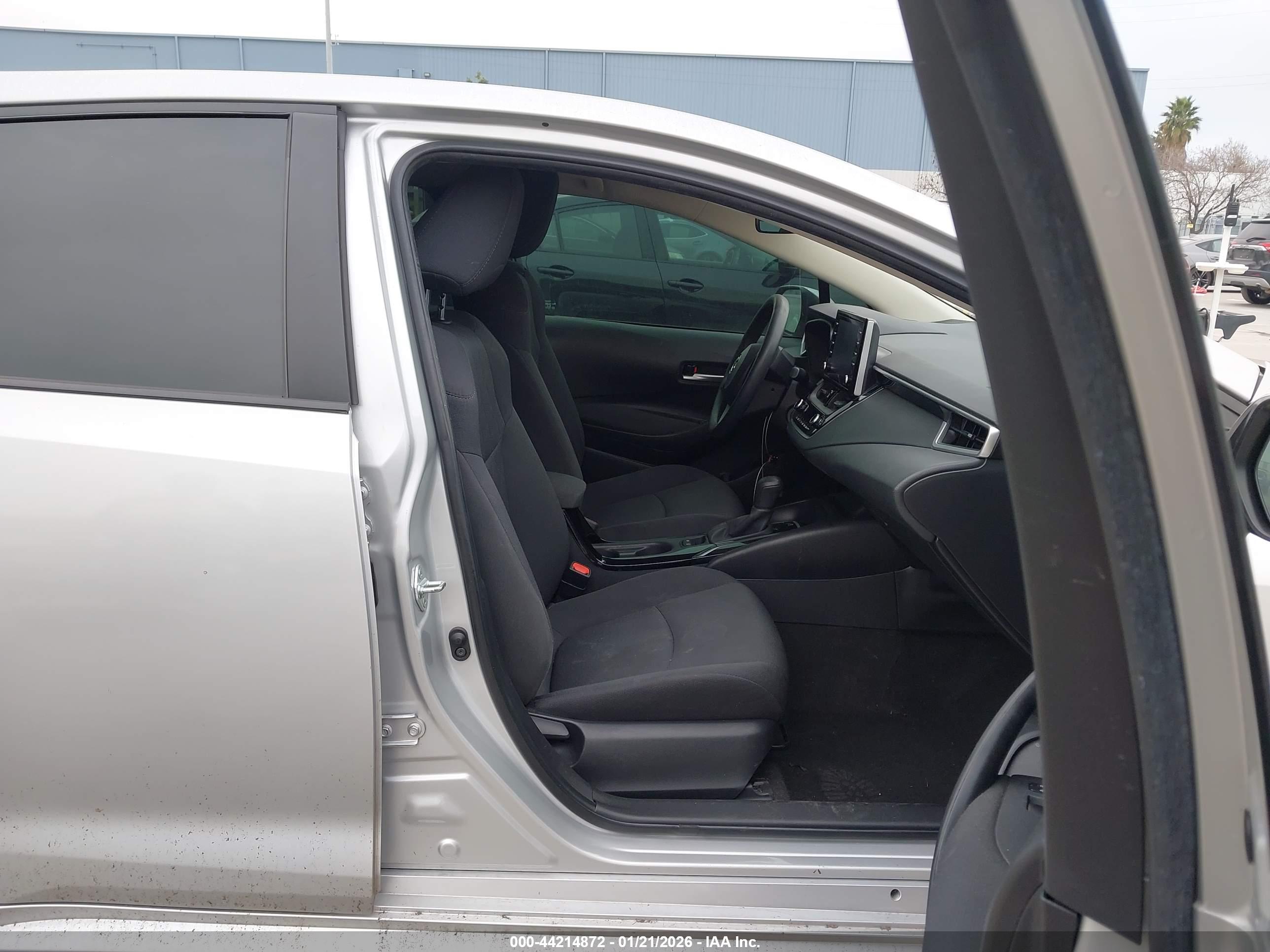 TOYOTA COROLLA image 5