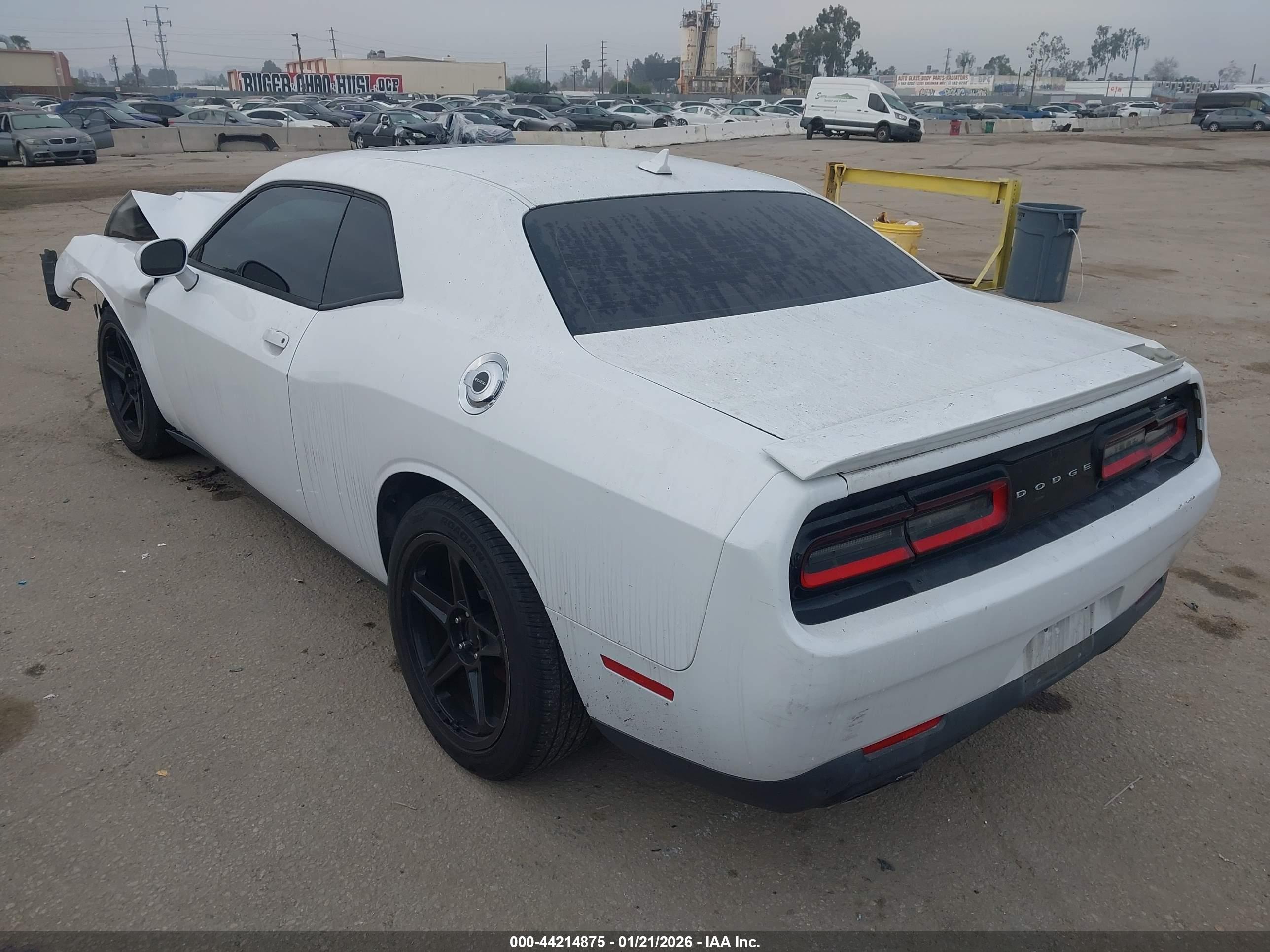 DODGE CHALLENGER image 3