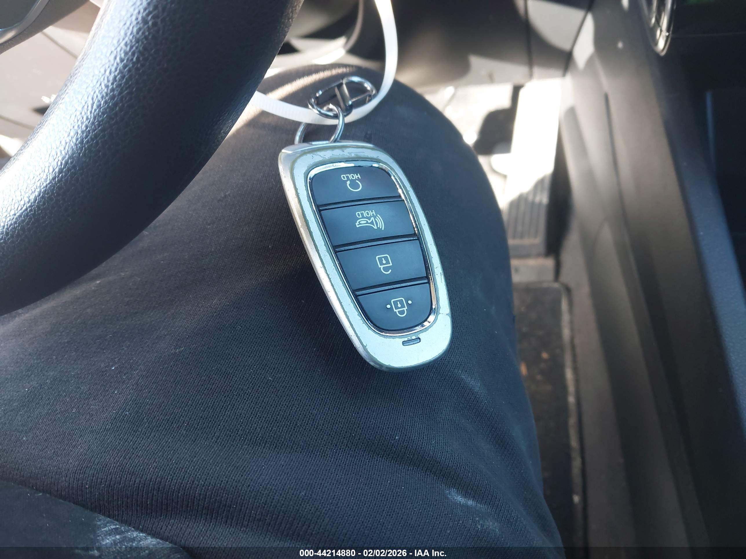 HYUNDAI TUCSON image 11