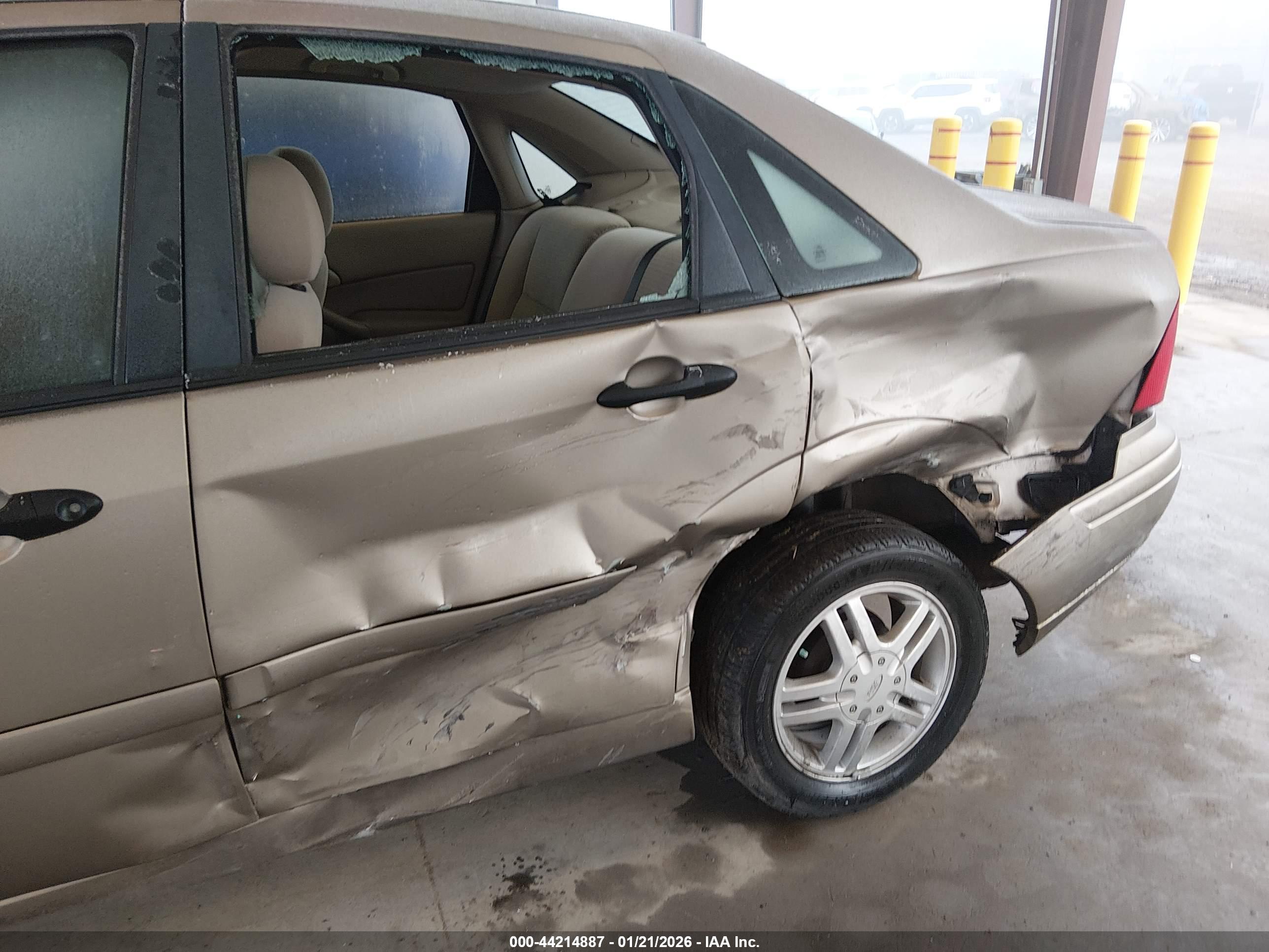 FORD FOCUS image 6