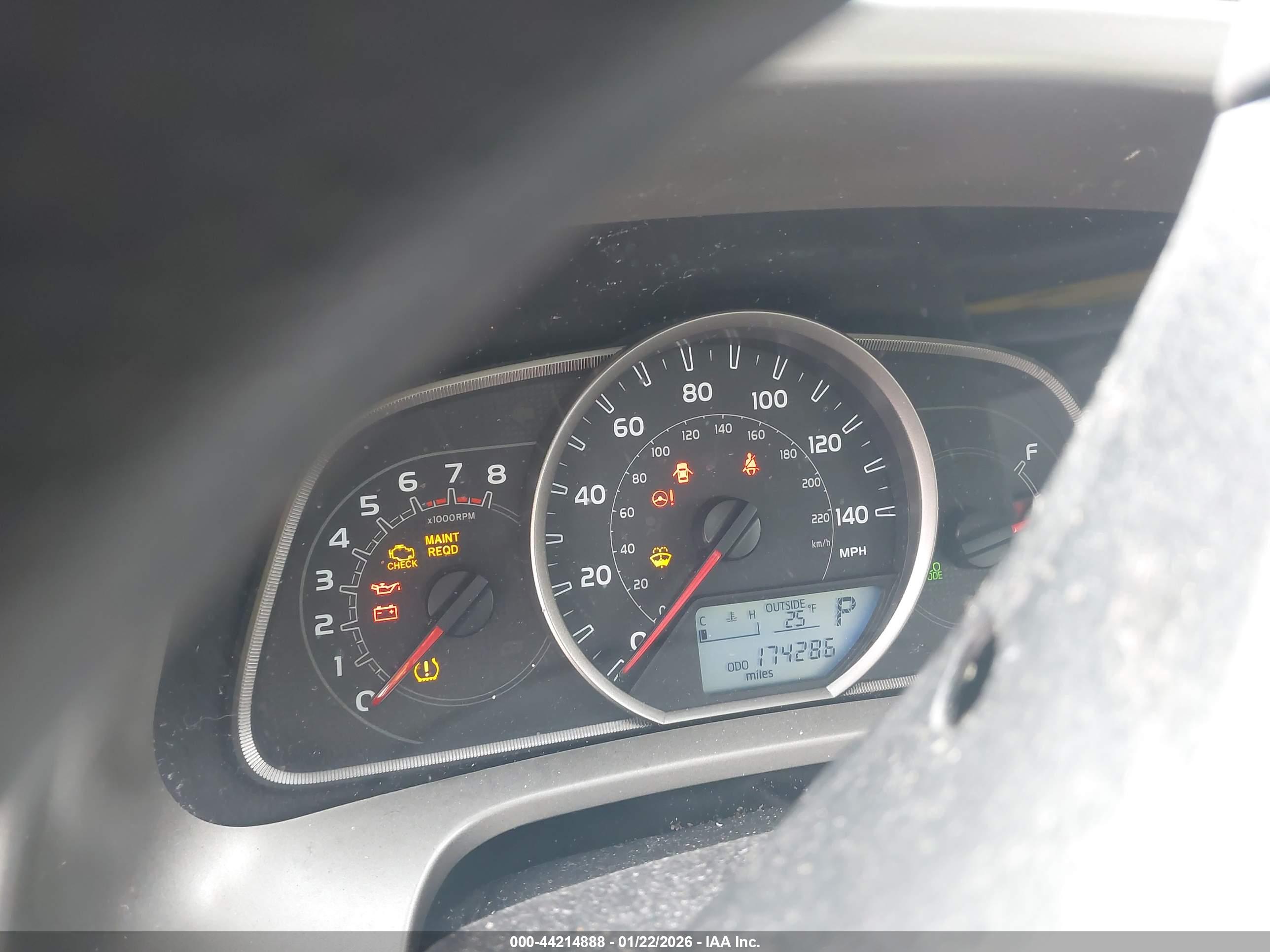 TOYOTA RAV4 image 7