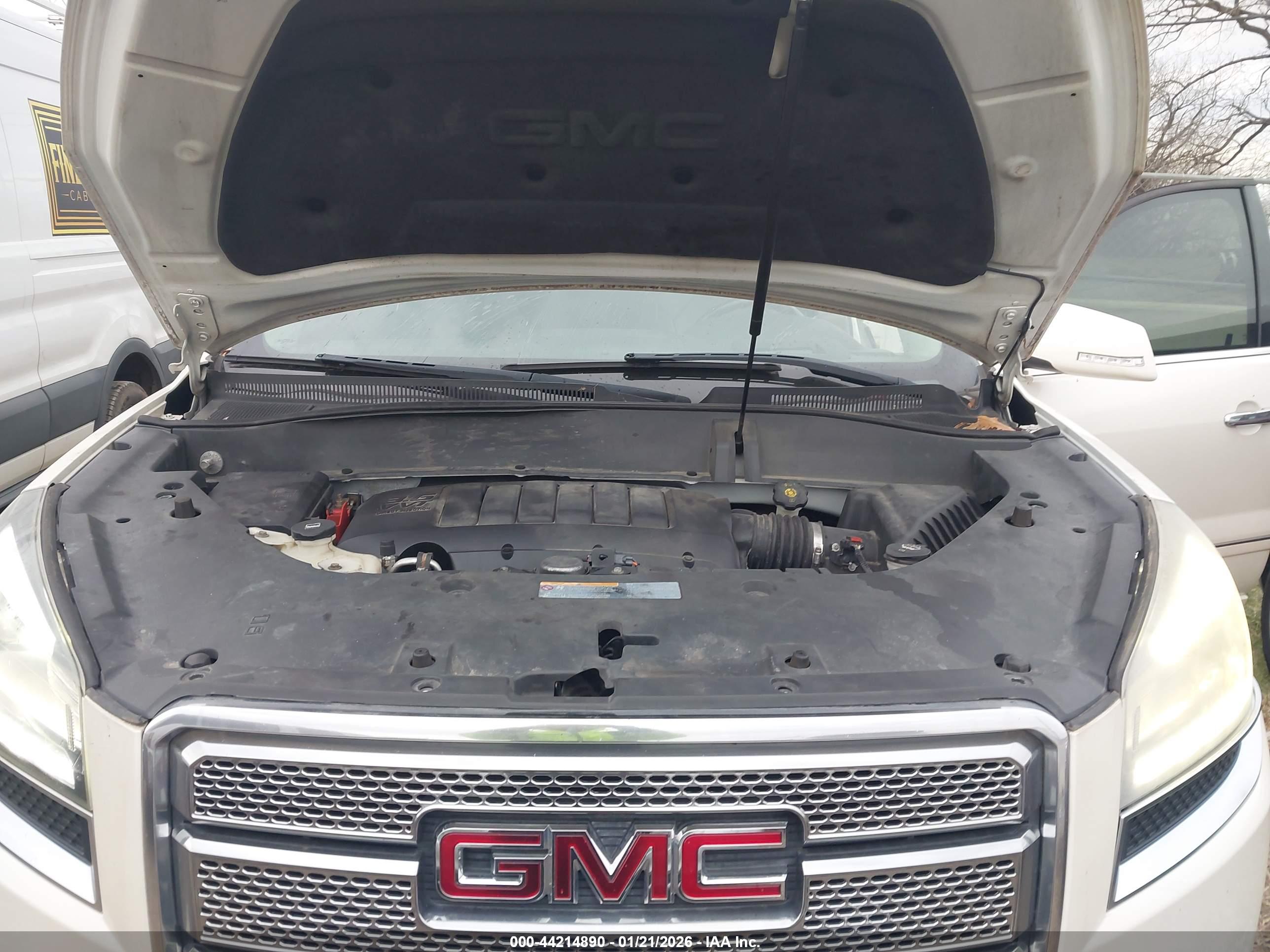GMC ACADIA image 10