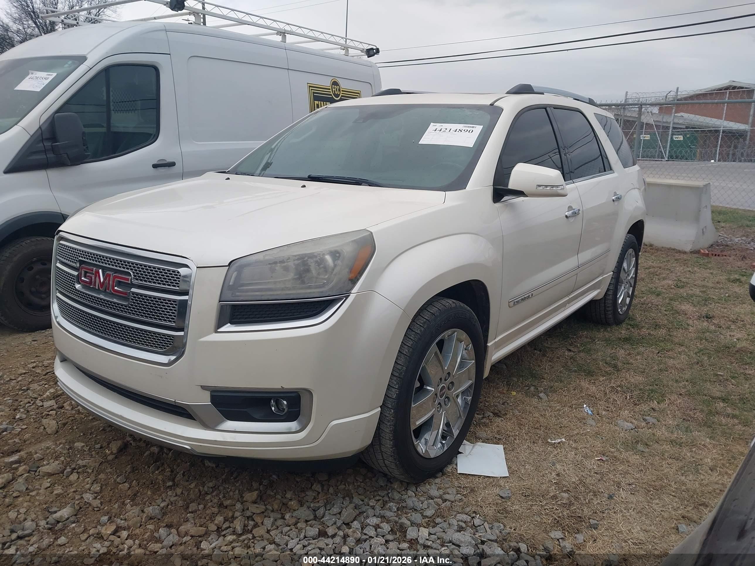 GMC ACADIA image 2