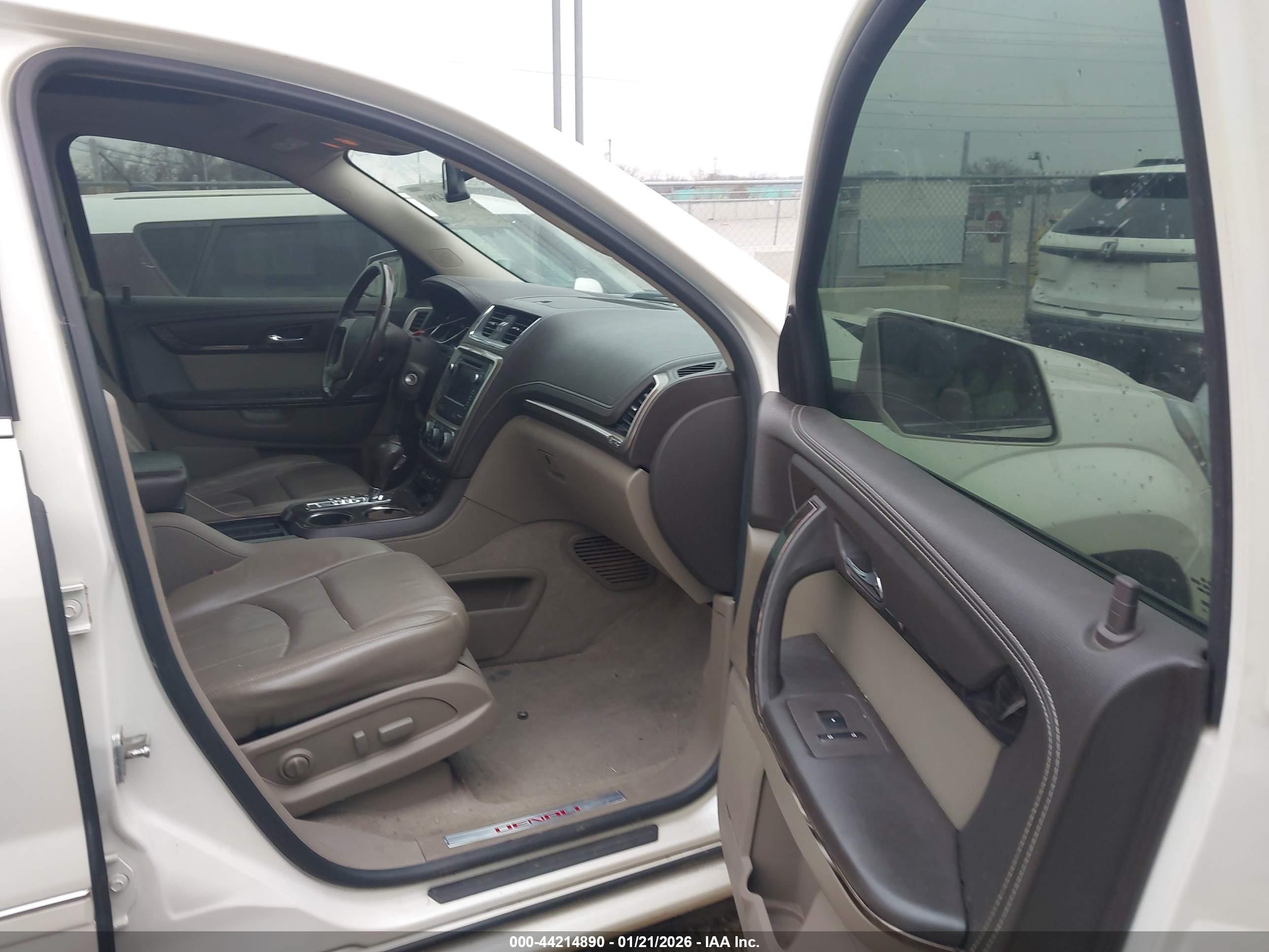 GMC ACADIA image 5