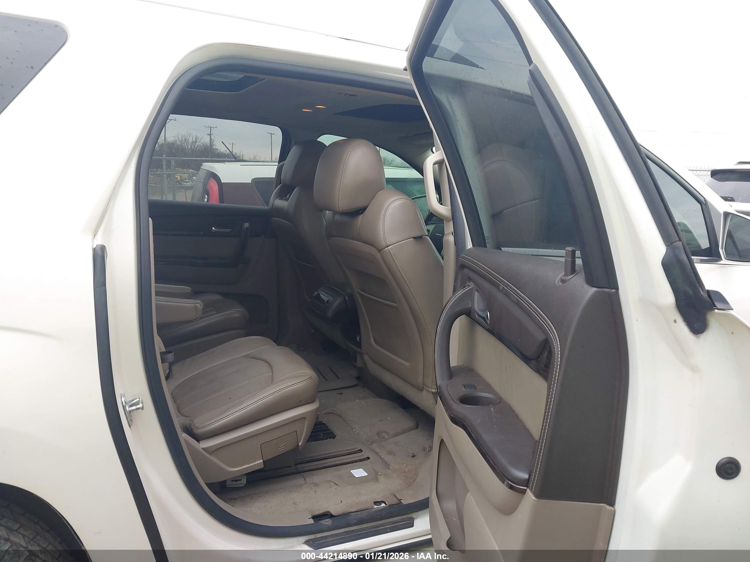 GMC ACADIA image 8