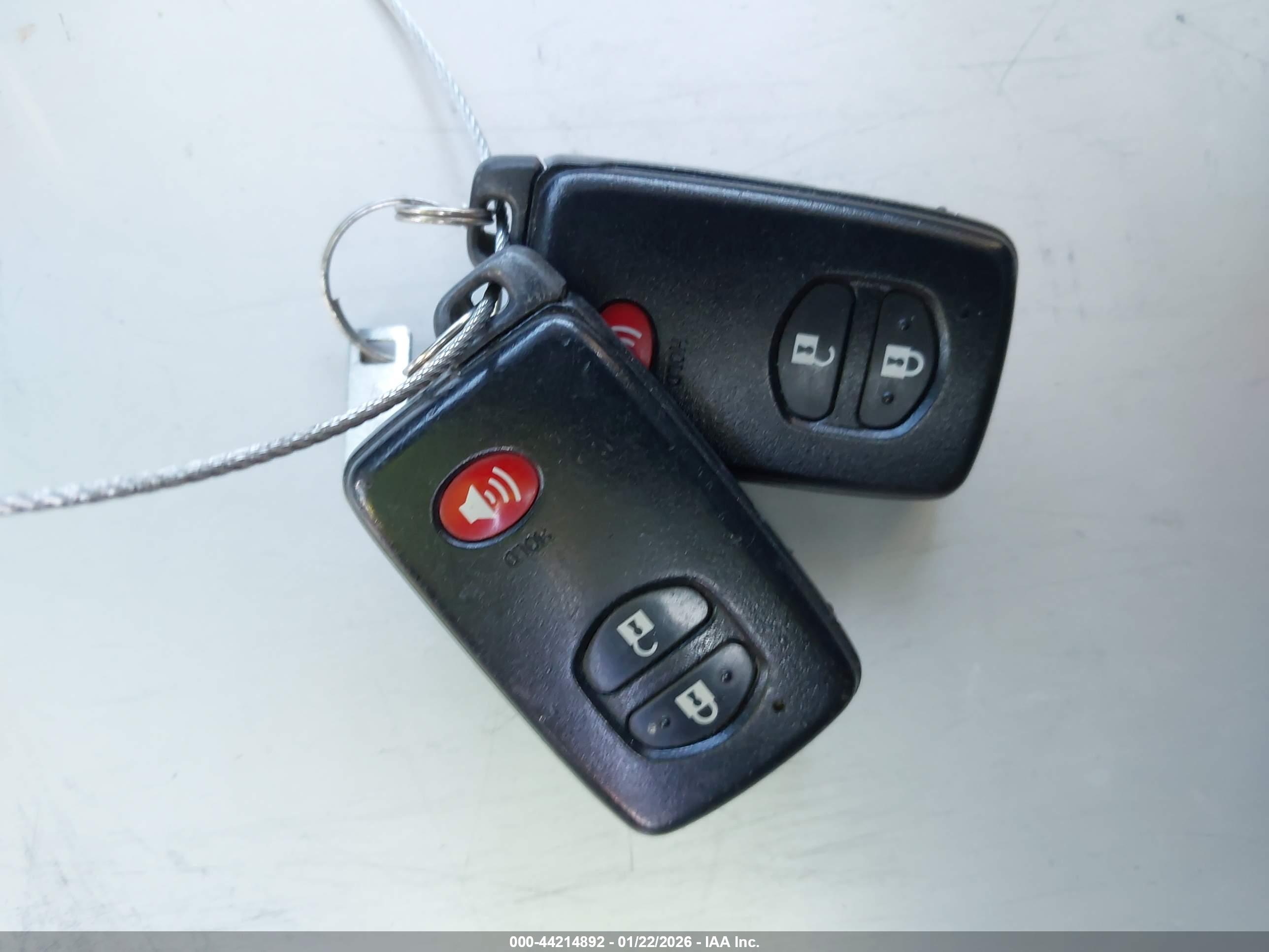TOYOTA PRIUS image 11