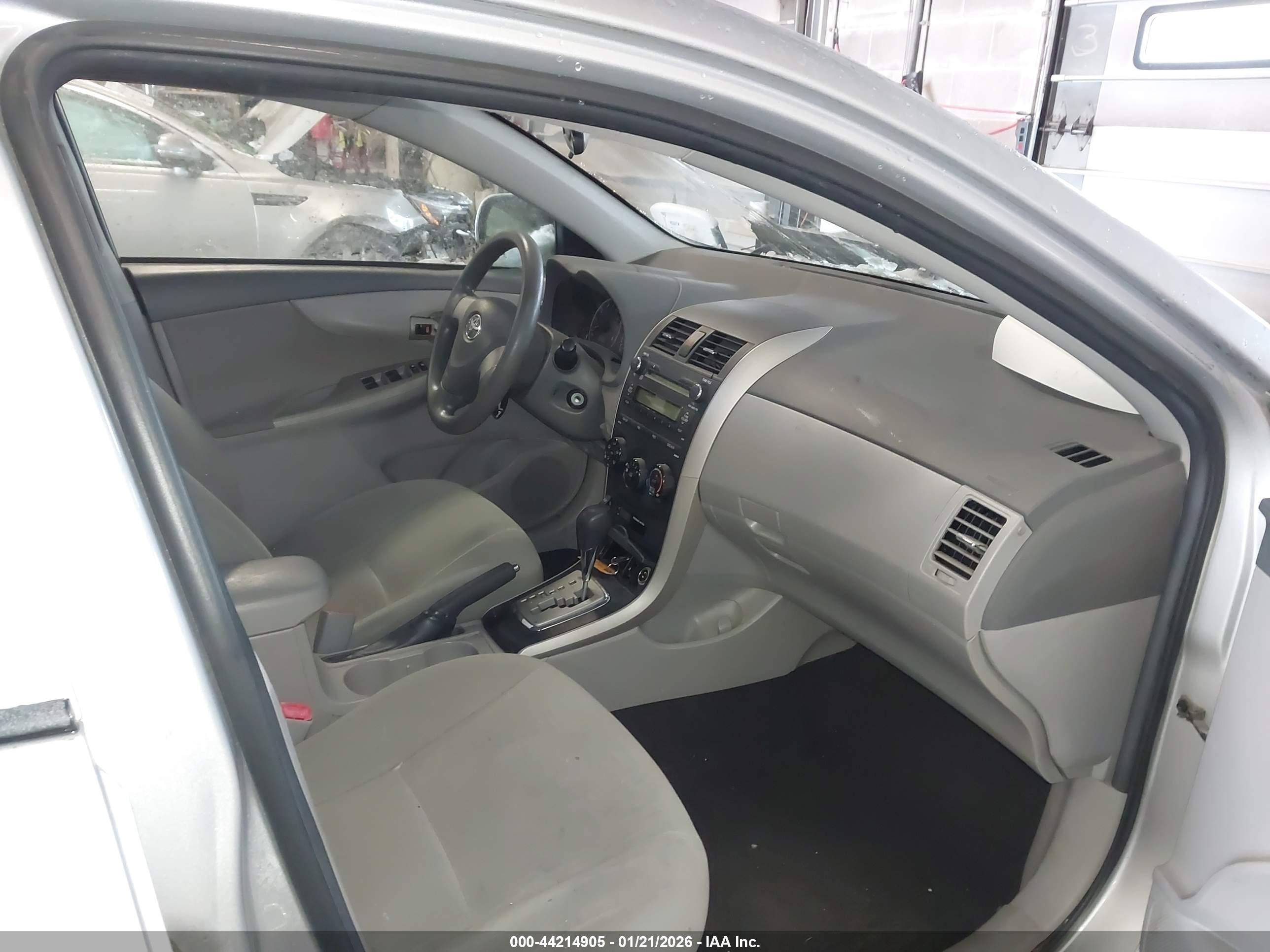TOYOTA COROLLA image 5