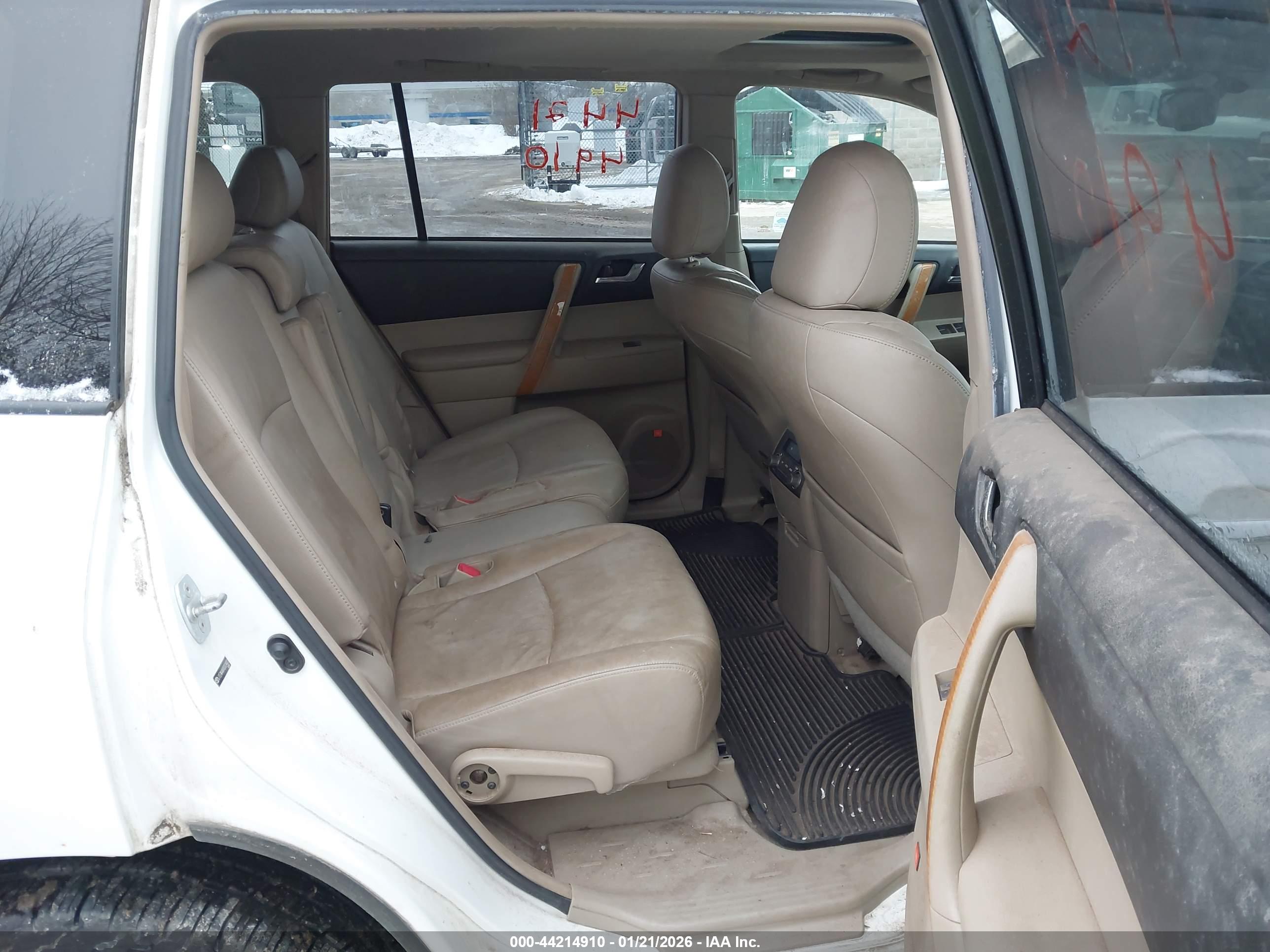 TOYOTA HIGHLANDER image 8