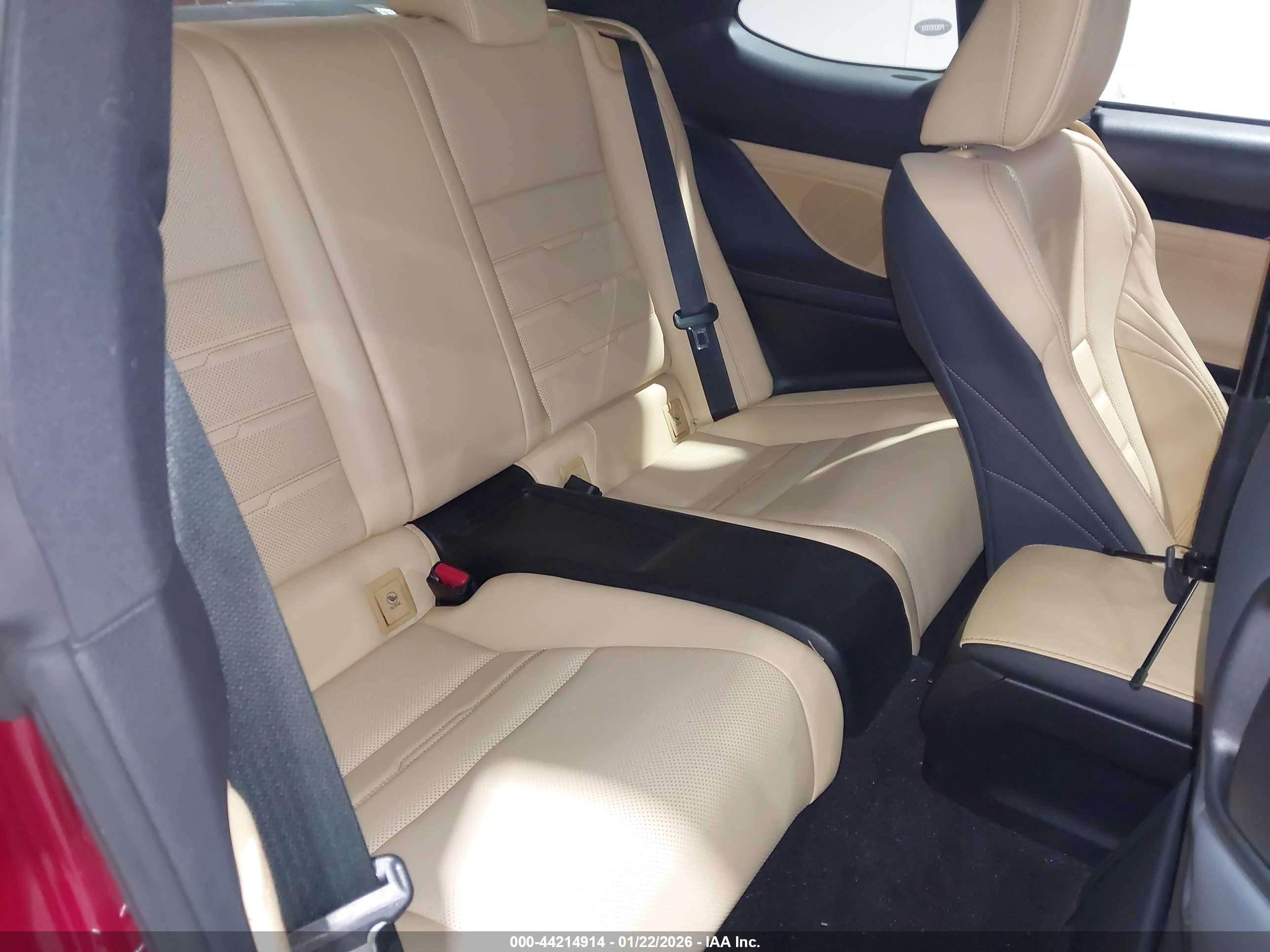 LEXUS RC image 8